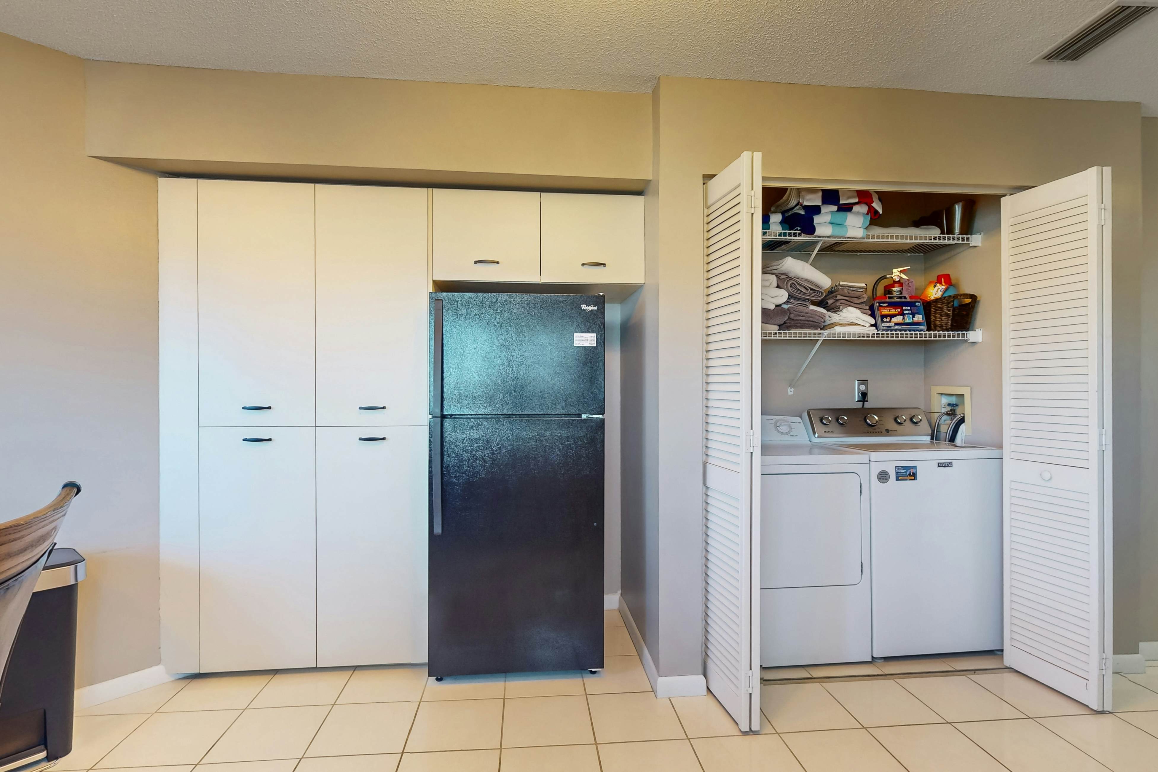 Golf Course View front condo with pool and private beach access snowbird friendly