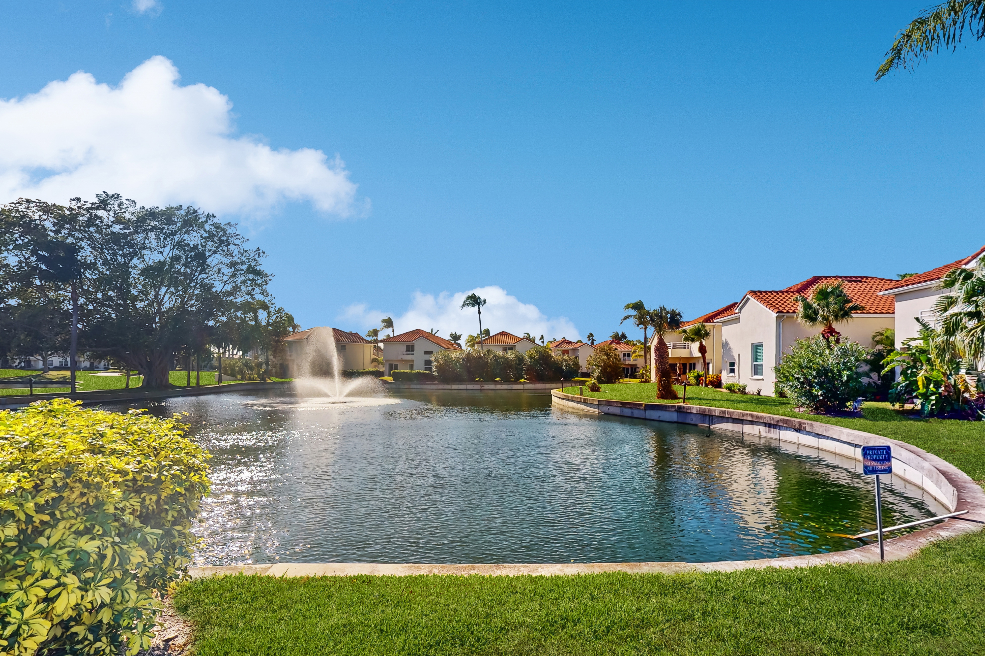 Golf Course View front condo with pool and private beach access snowbird friendly