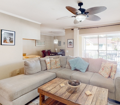 Splendid condo with private beach access heated pool hot tub and volleyball