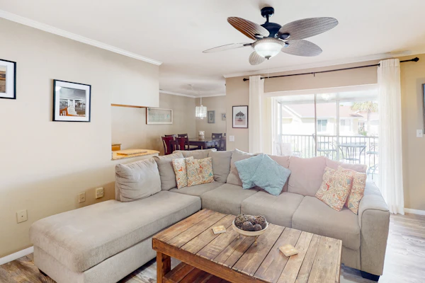 Splendid condo with private beach access heated pool hot tub and volleyball