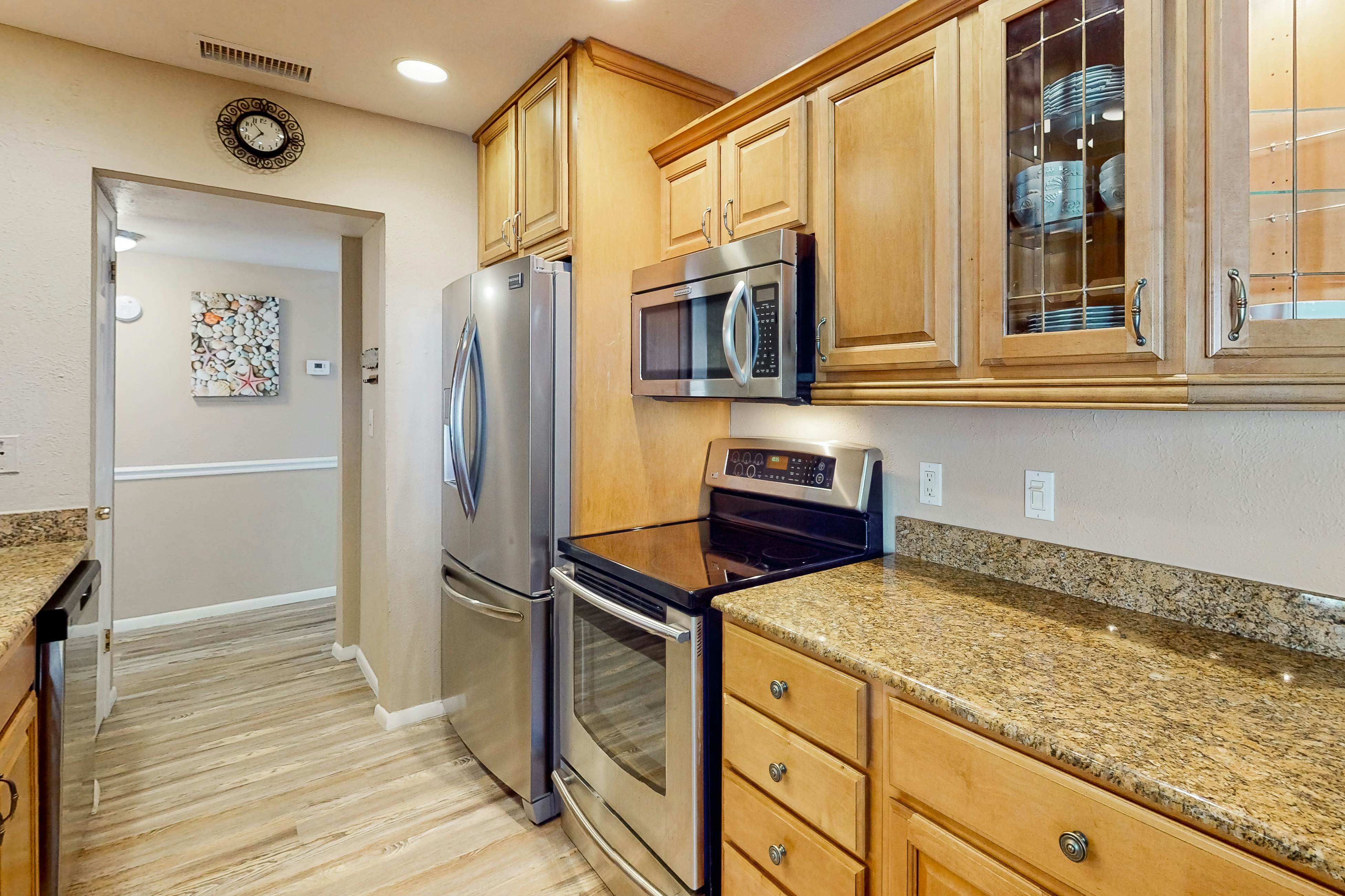 Splendid condo with private beach access heated pool hot tub and volleyball