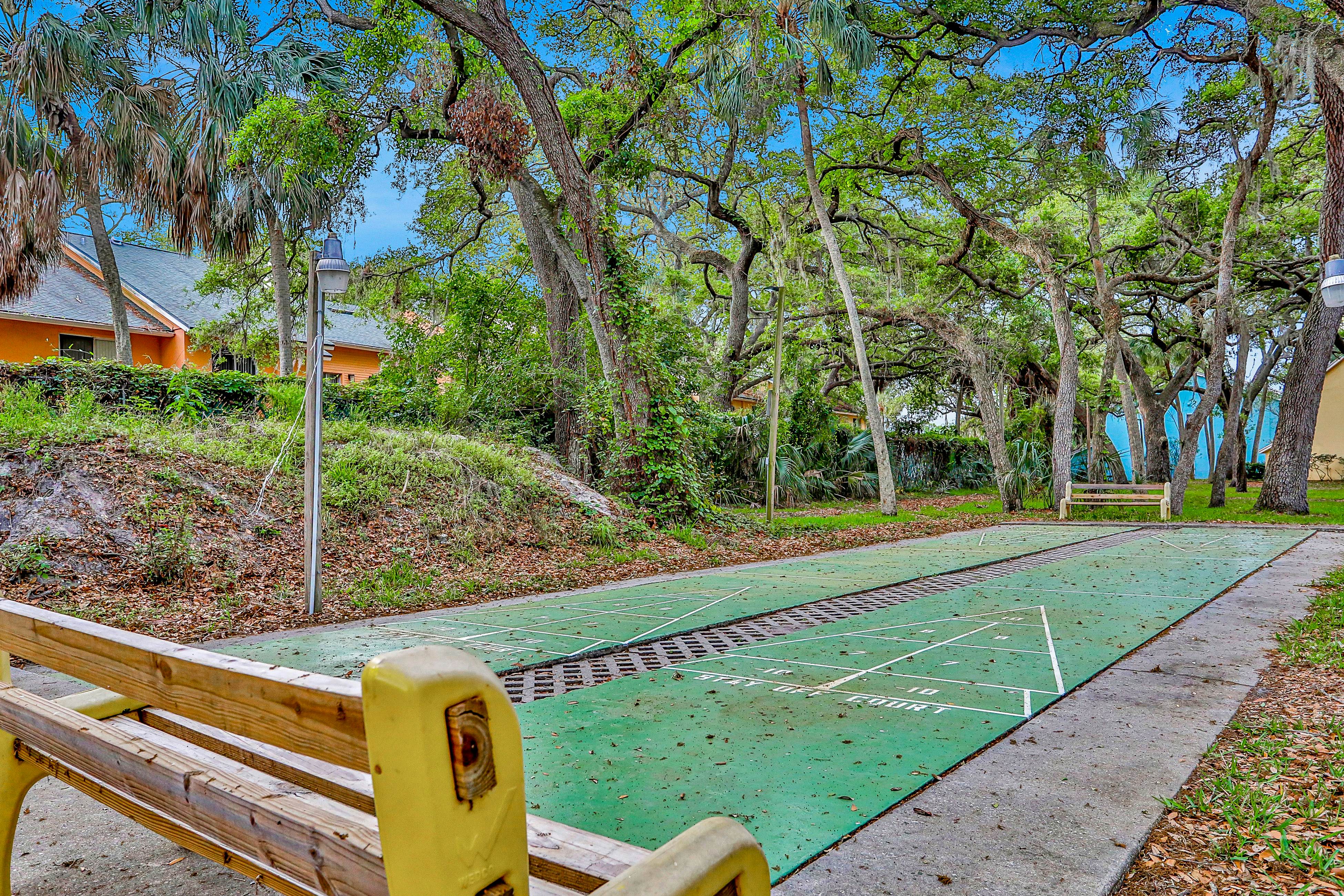 Splendid condo with private beach access heated pool hot tub and volleyball