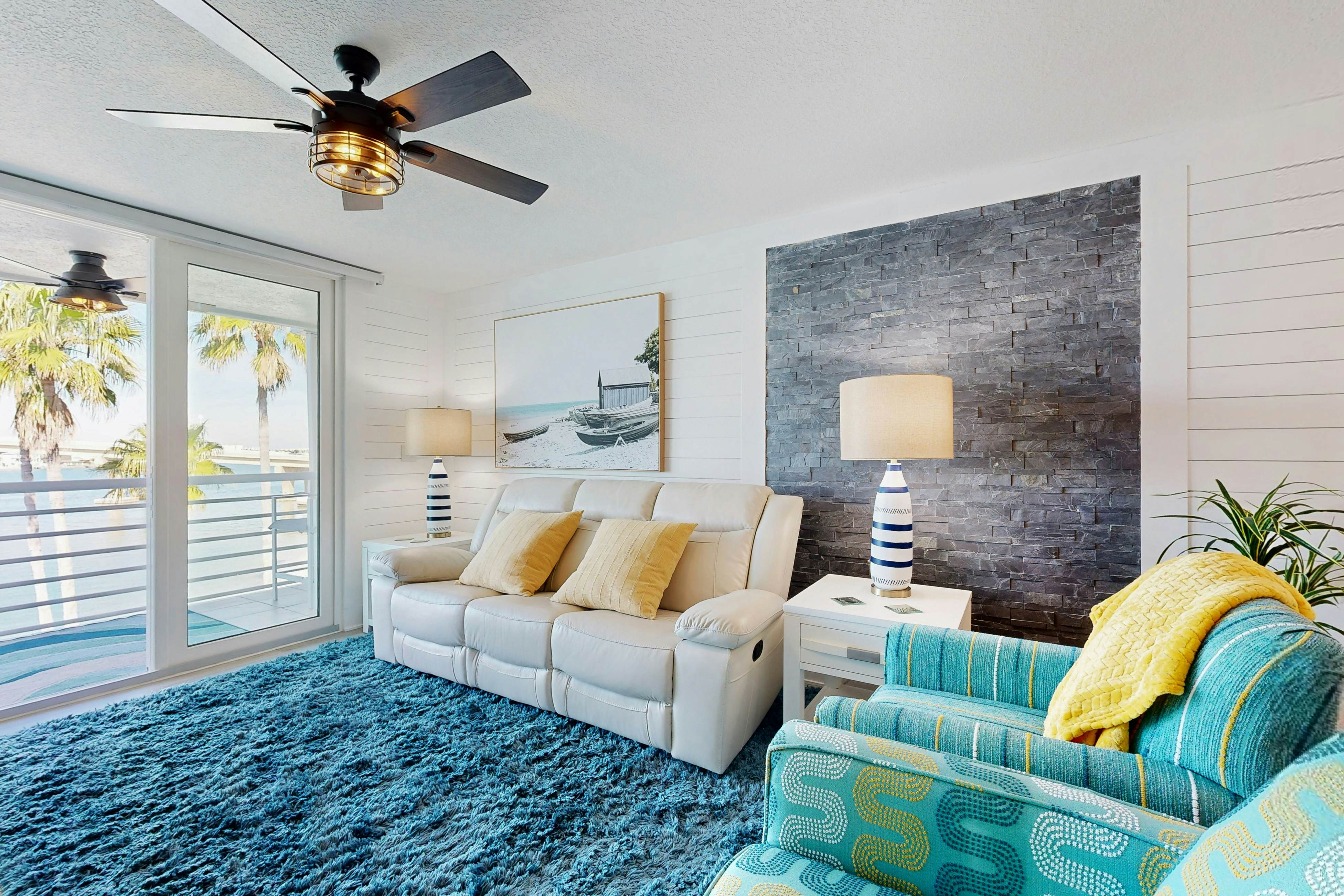 Stunning penthouse condo with Gulf views balcony pool and hot tub