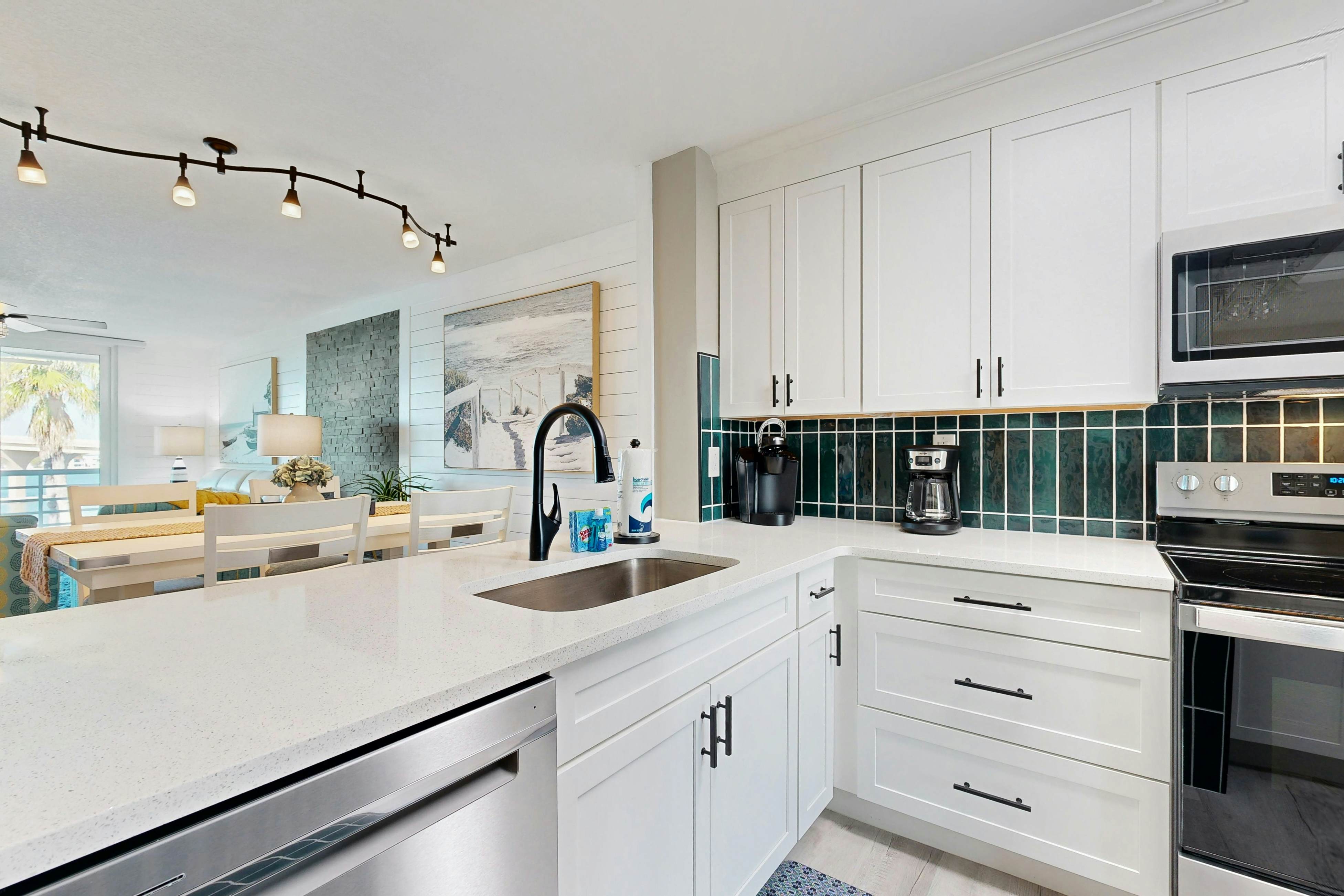 Stunning penthouse condo with Gulf views balcony pool and hot tub