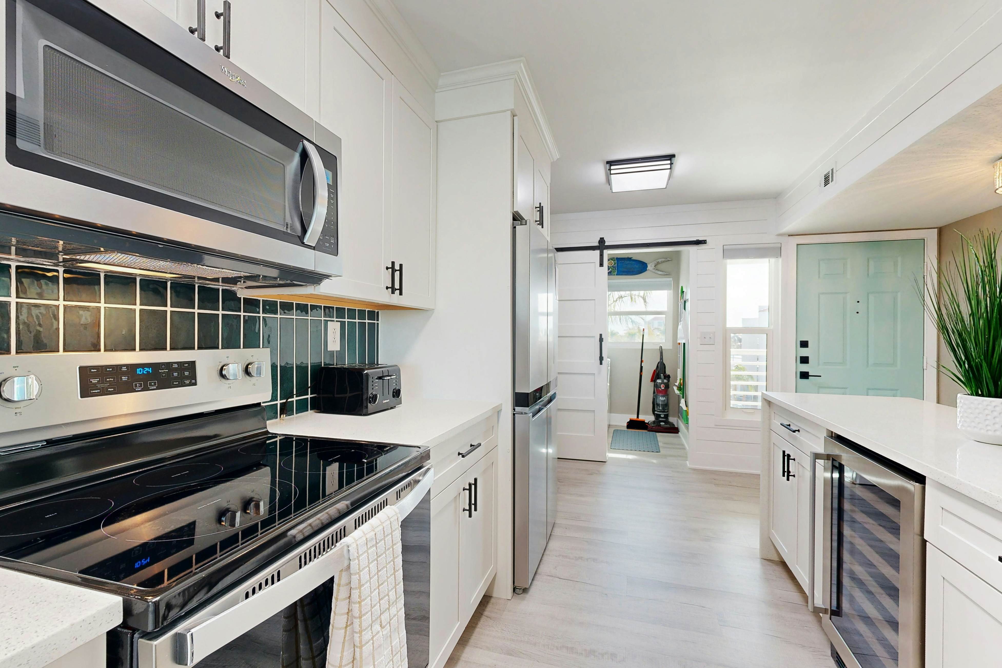 Stunning penthouse condo with Gulf views balcony pool and hot tub