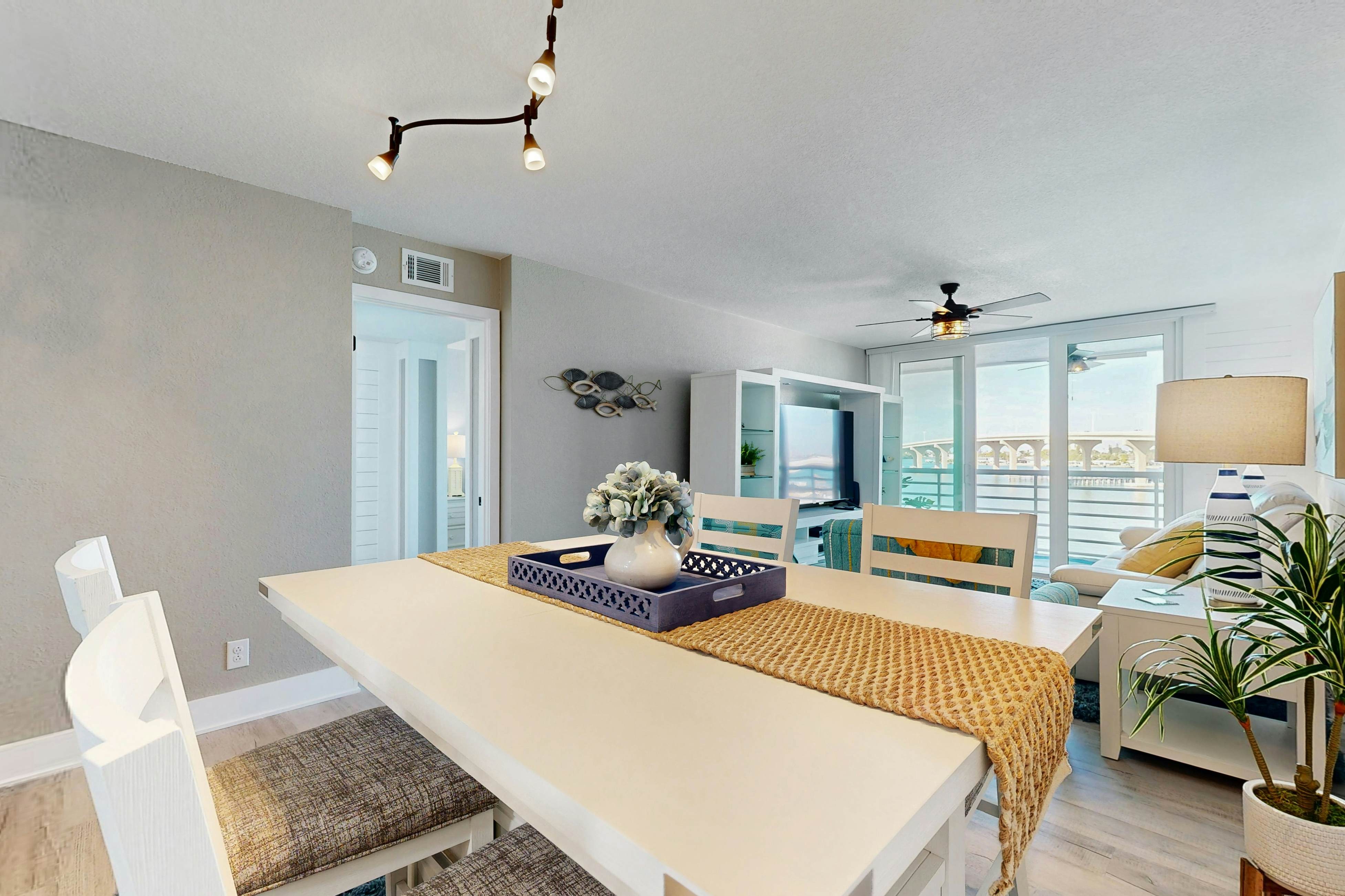Stunning penthouse condo with Gulf views balcony pool and hot tub