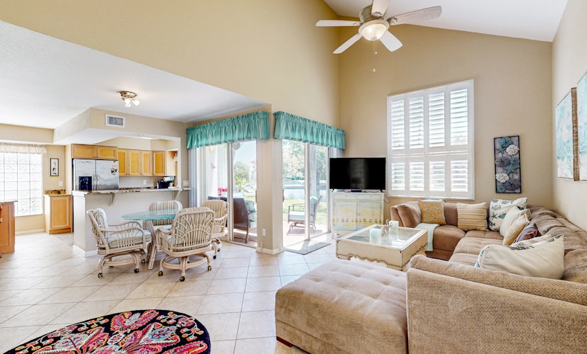 Snowbird friendly townhouse near downtown with heated pool hot tub grill golf