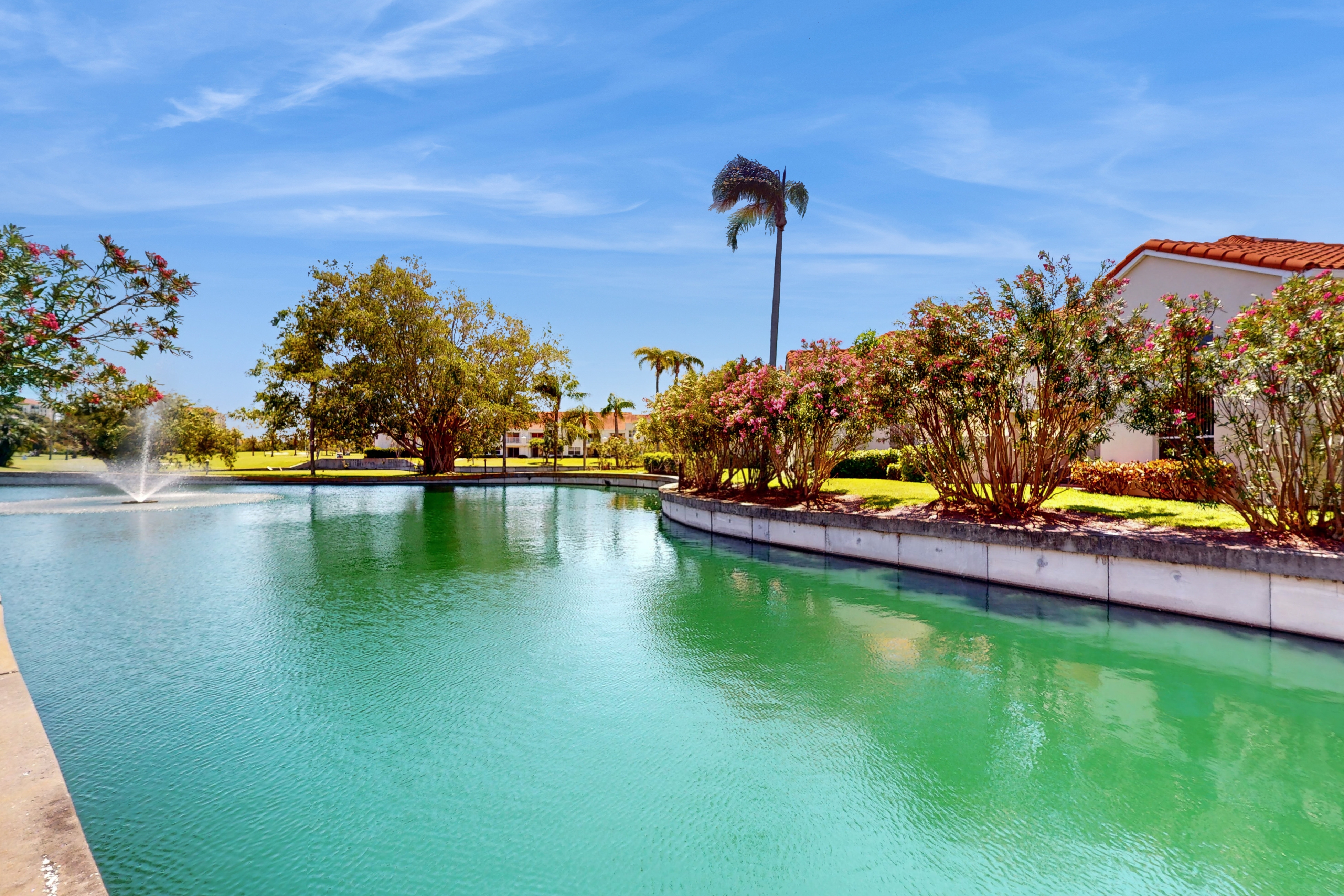 Snowbird friendly townhouse near downtown with heated pool hot tub grill golf