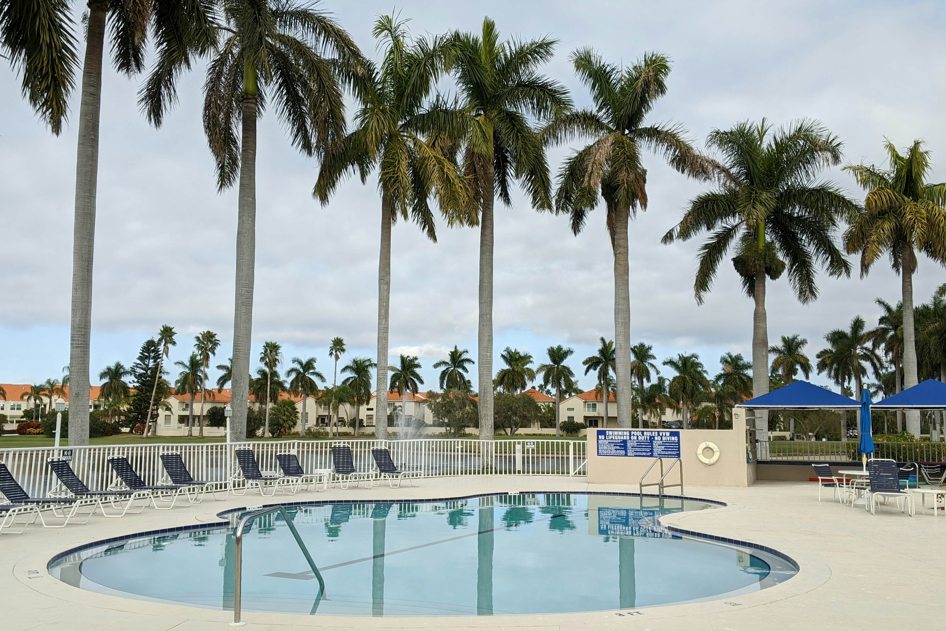 Lakefront resort condo with furnished deck, heated pool, pool spa, & tennis