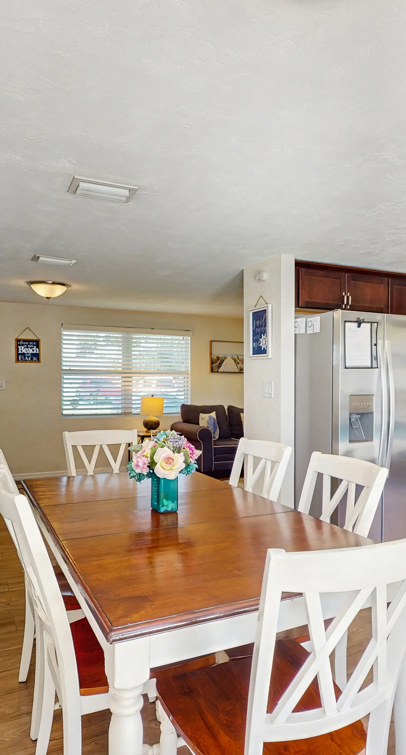 Bright Home with Private Pool High Speed WiFi Firepit Outdoor Bar and Grill