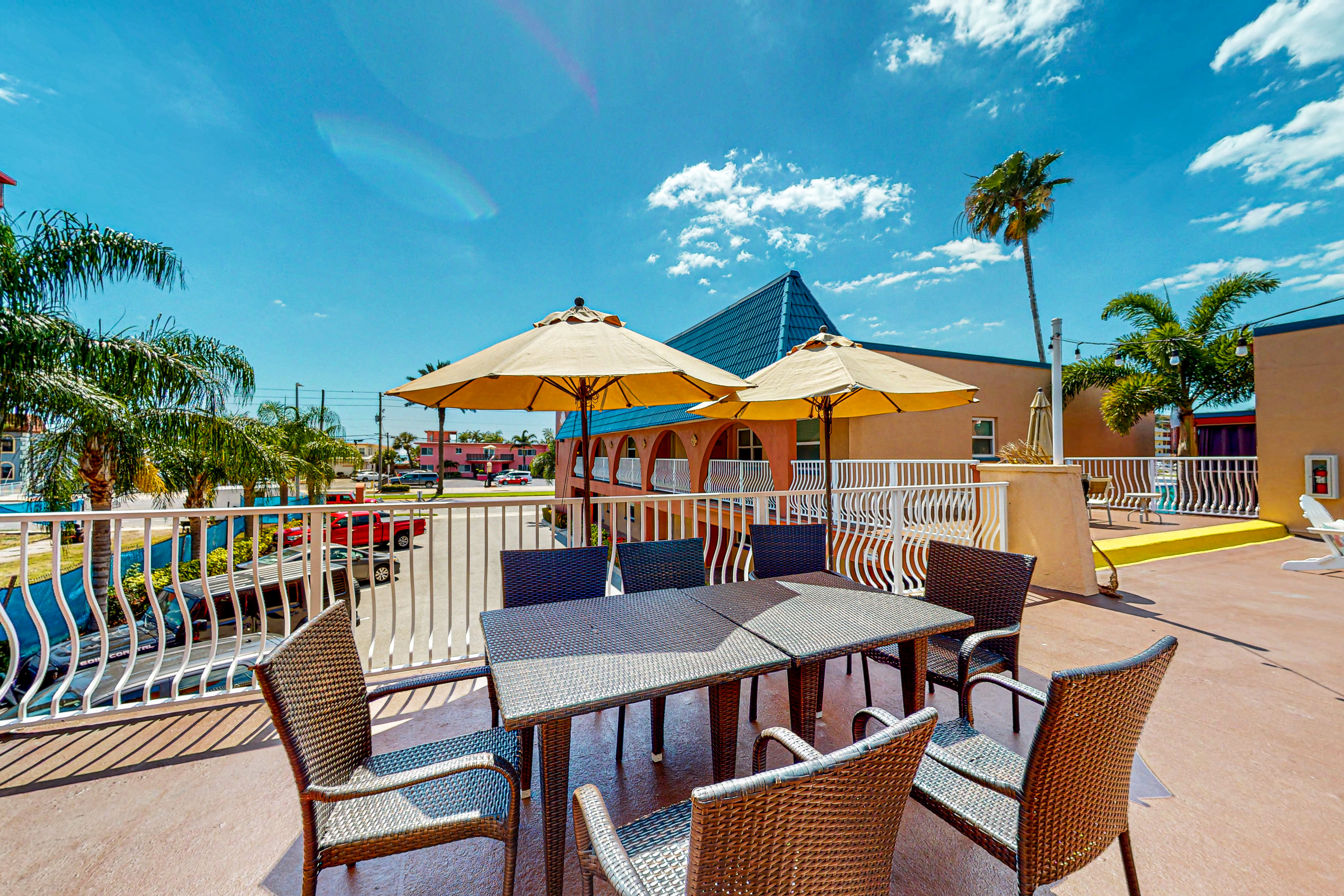 Dog friendly condo with pool fitness area balcony fast WiFi and WD