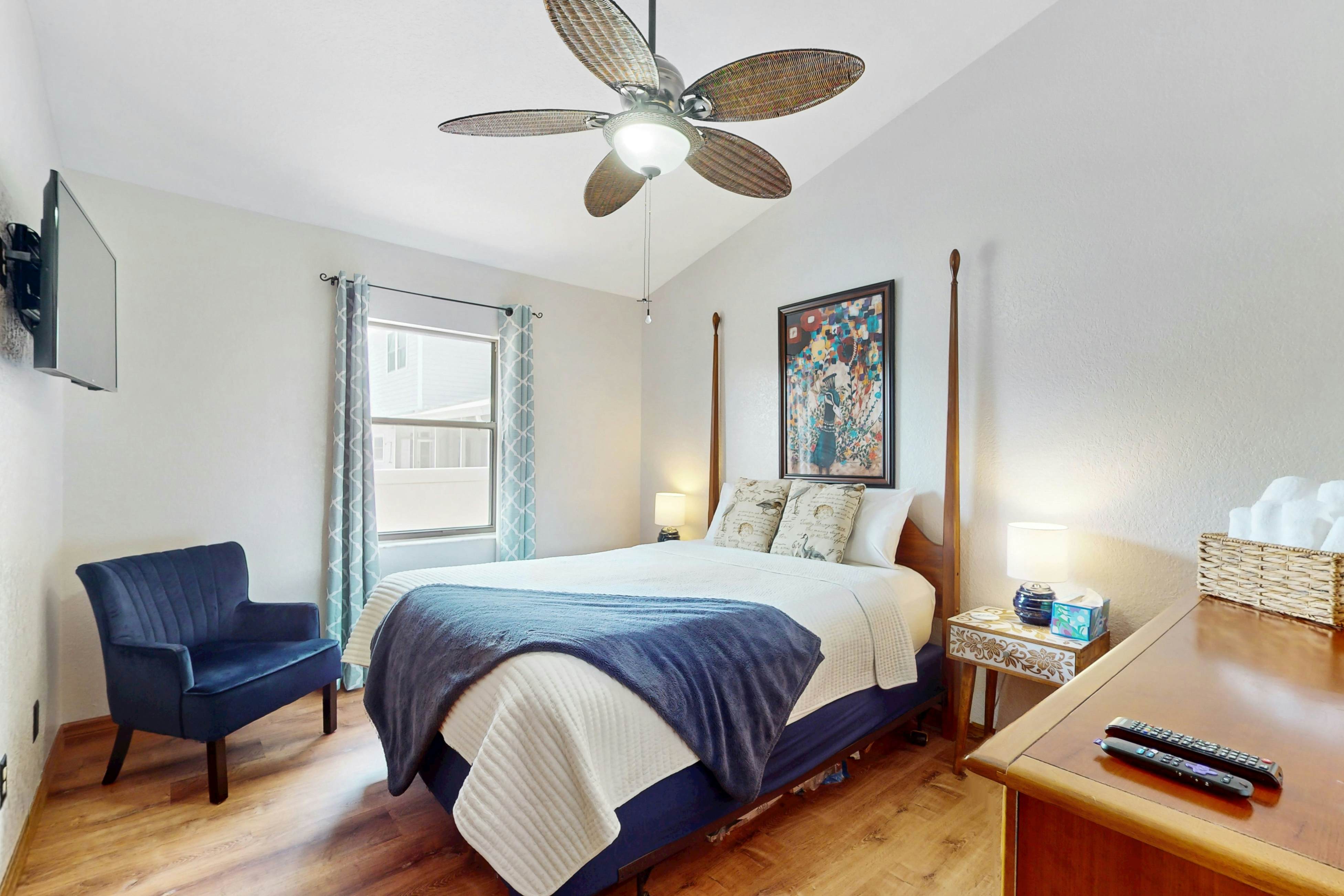 Charming retreat with pool dog friendly centrally located near Gulf with WD