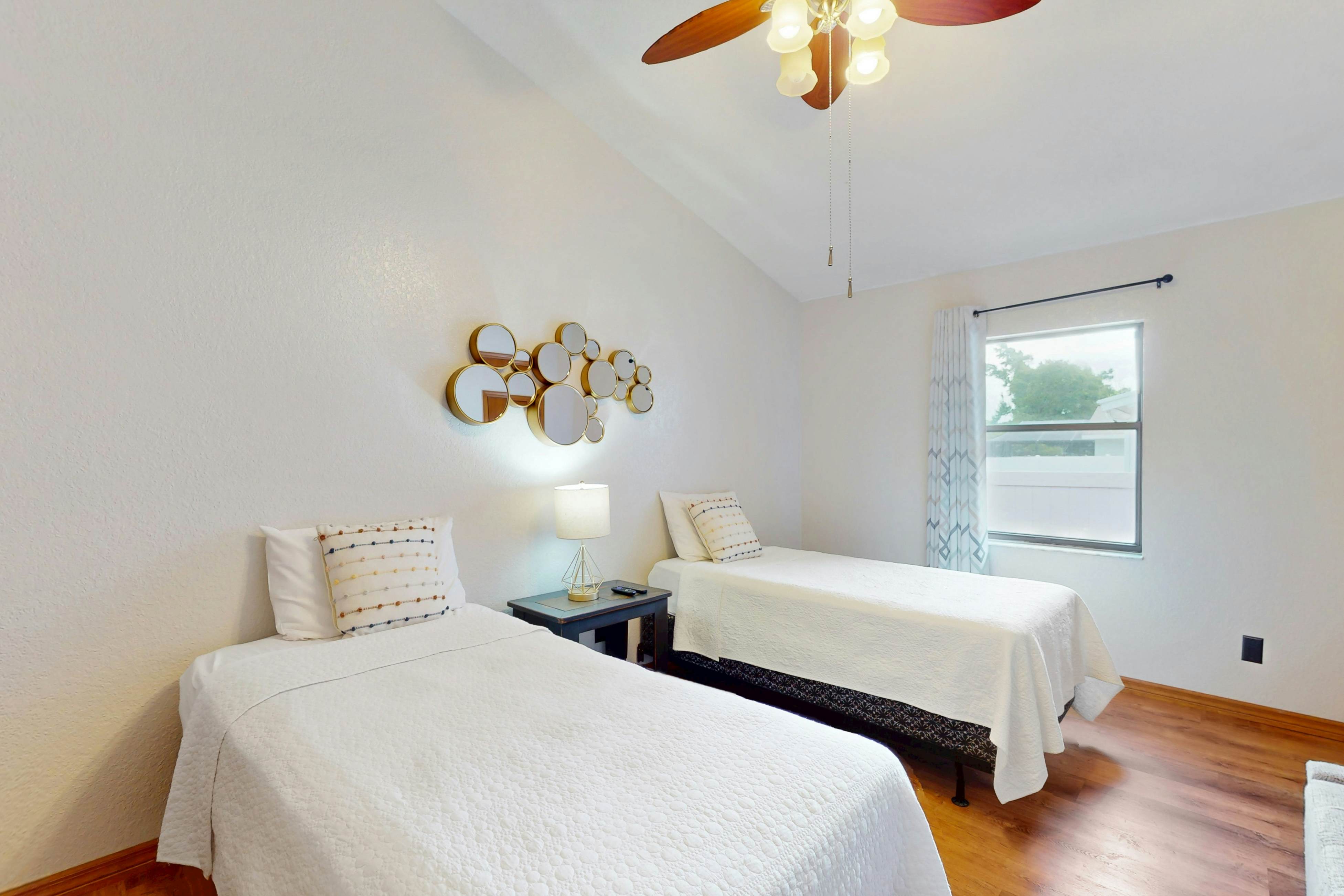 Charming retreat with pool dog friendly centrally located near Gulf with WD