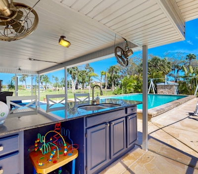 Beautiful Estate on Millers Bayou w Free WiFi Game Room Firepit and Hammock