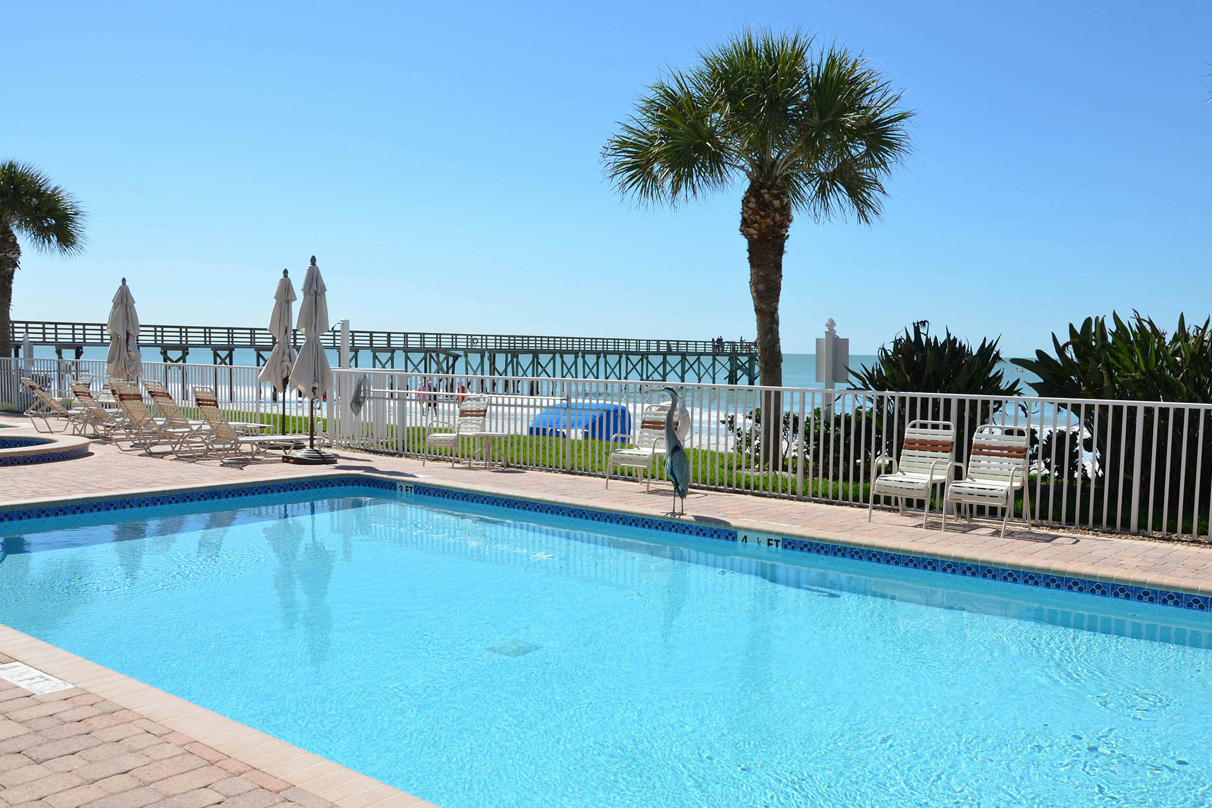 Luxurious waterfront penthouse with stunning Gulf views, hot tub & two pools