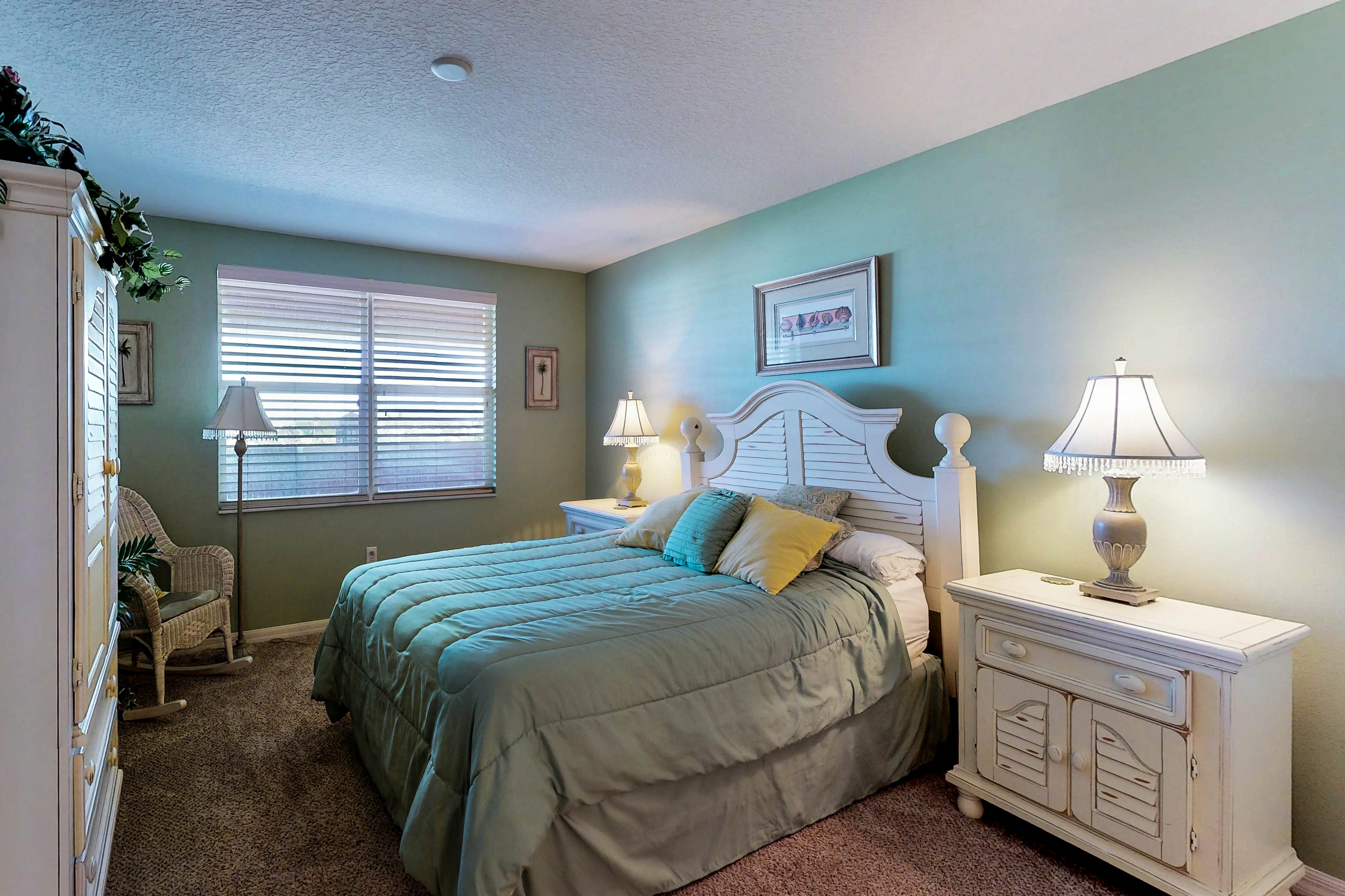 Luxurious waterfront penthouse with stunning Gulf views, hot tub & two pools