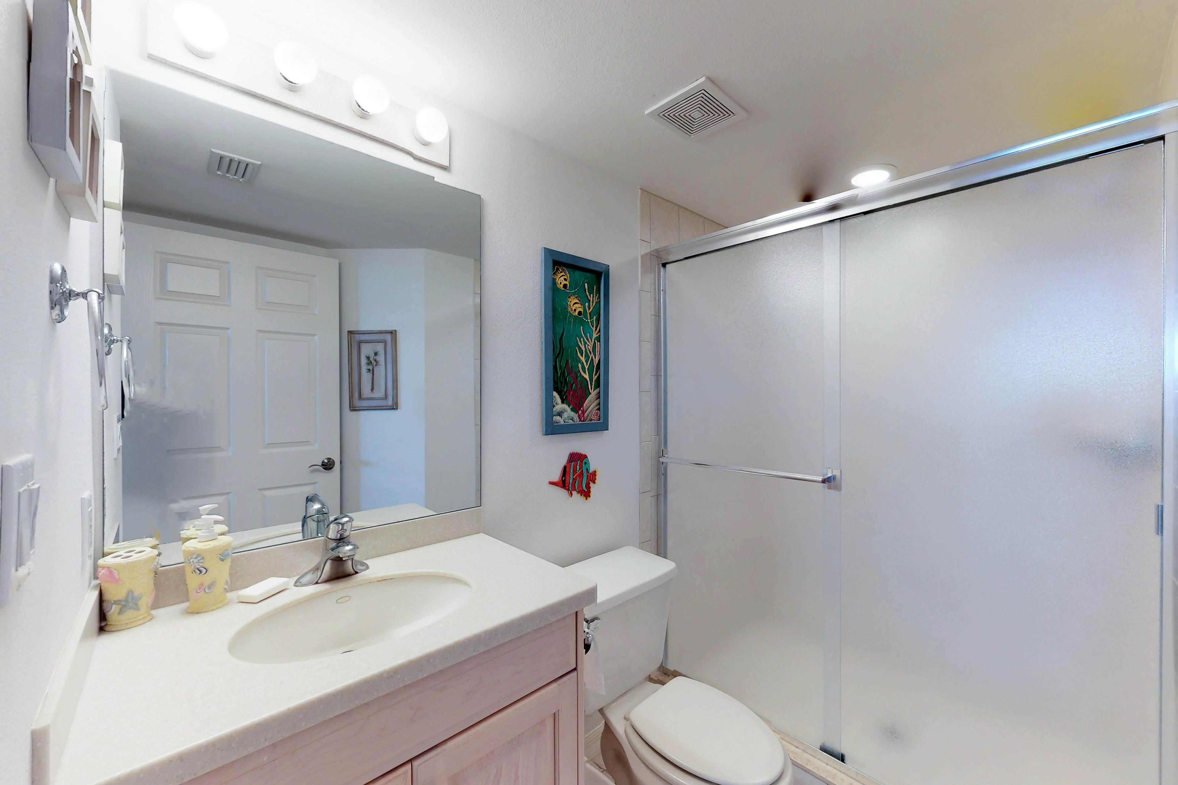 Luxurious waterfront penthouse with stunning Gulf views, hot tub & two pools