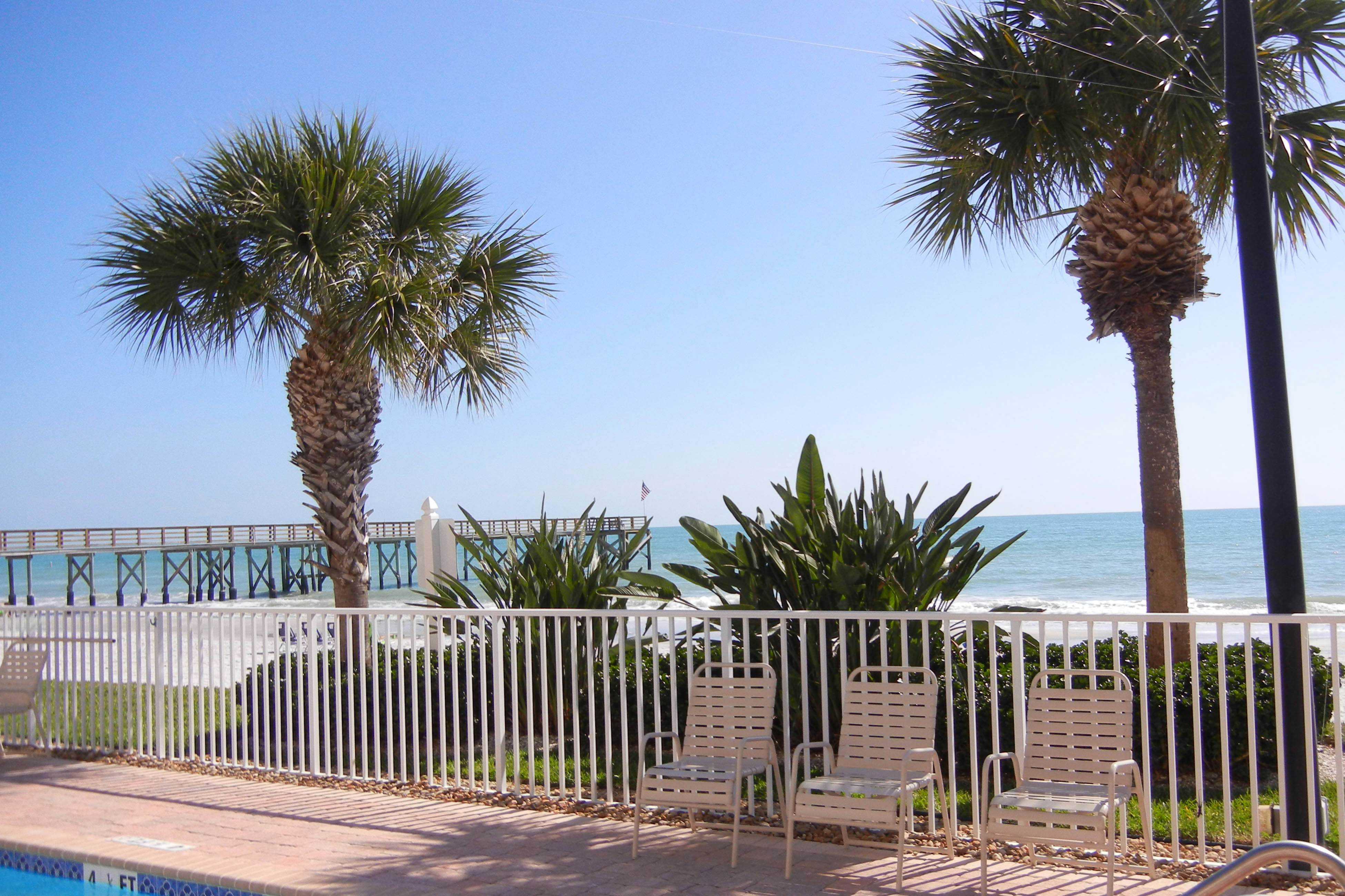Luxurious waterfront penthouse with stunning Gulf views, hot tub & two pools