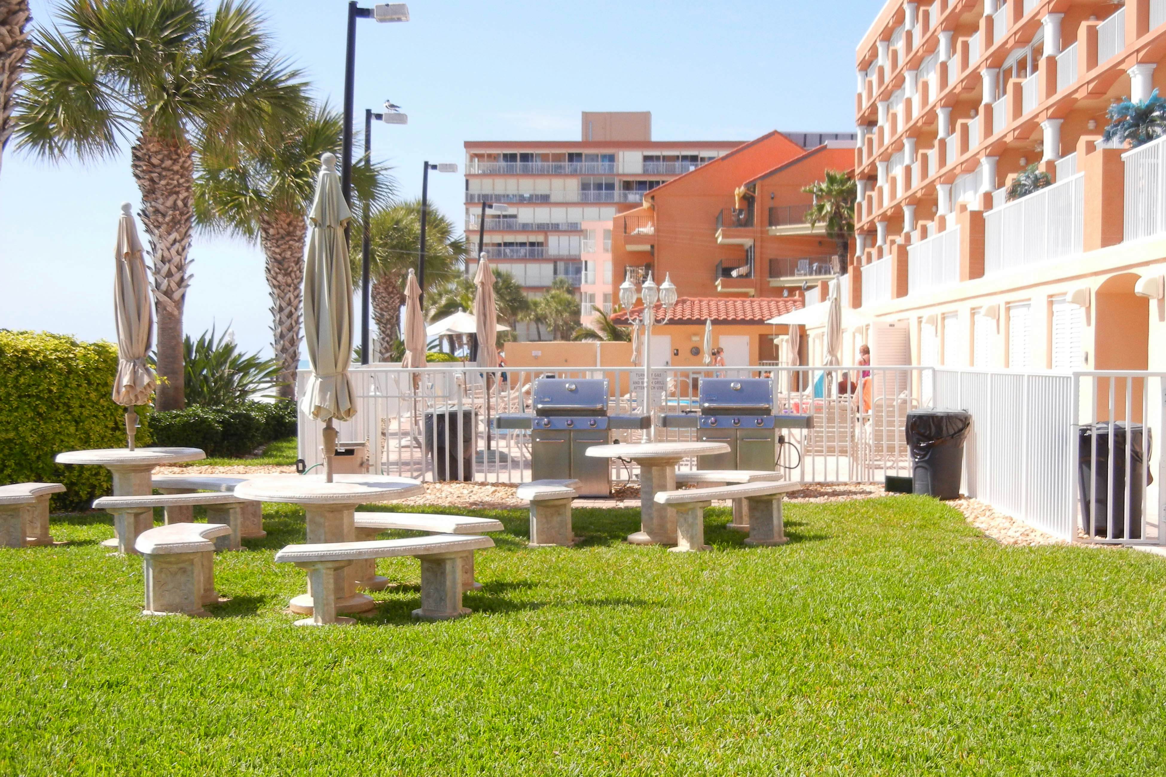 Luxurious waterfront penthouse with stunning Gulf views, hot tub & two pools