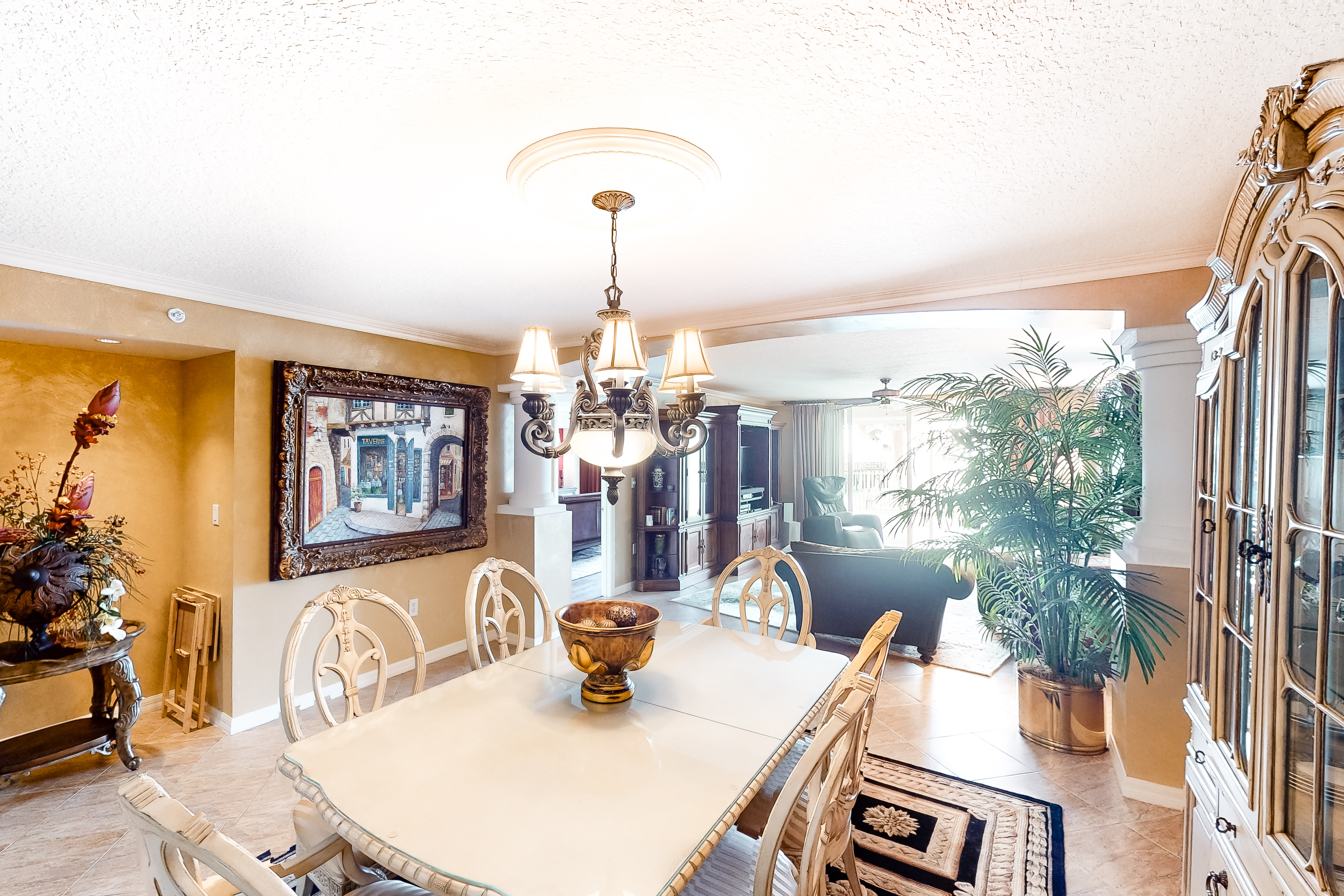 Beachfront condo w Gulf views balcony washer dryer central A C shared pools