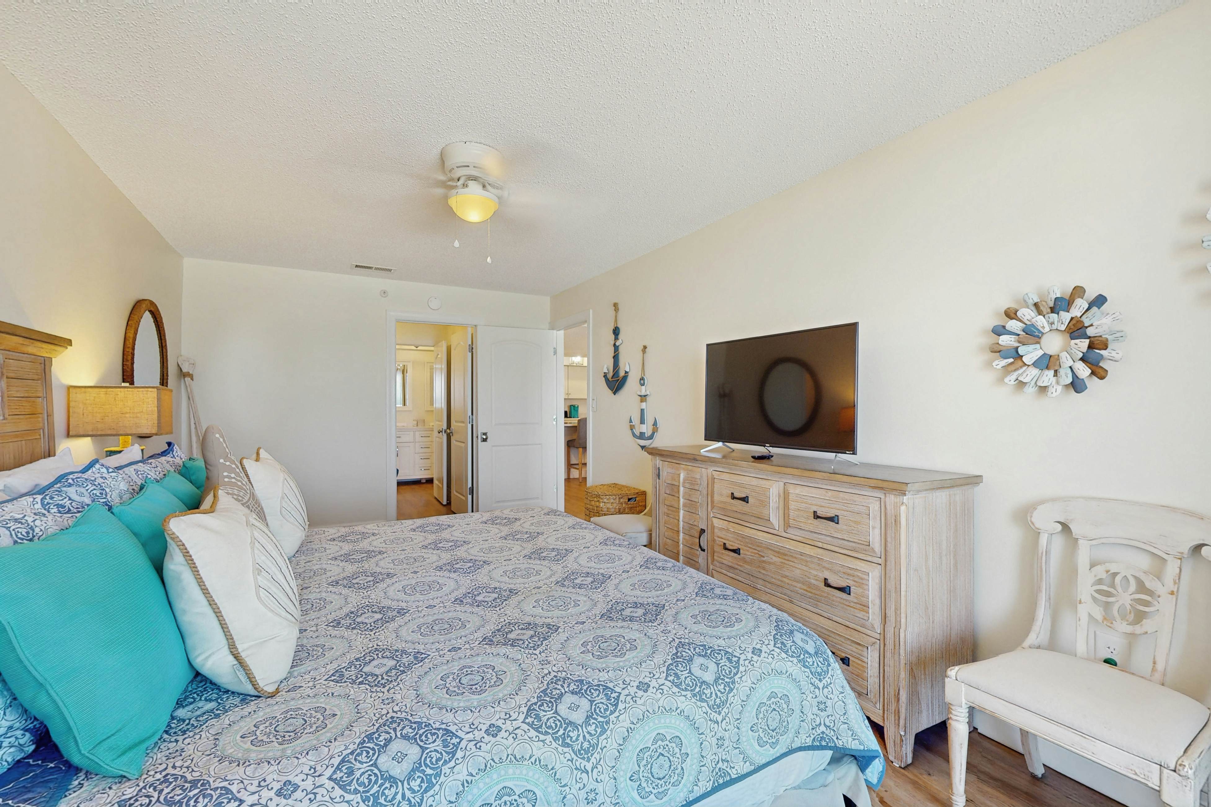 Beachfront oasis with exquisite Gulf views - resort beachfront pool & tennis