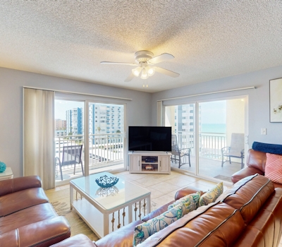 Gulf front with heated pool hot tub and direct beach access with WIFI and AC