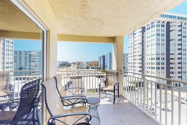 Gulf front with heated pool hot tub and direct beach access with WIFI and AC