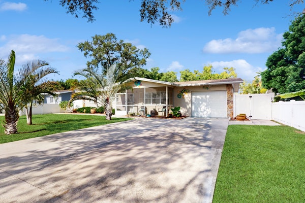 Pinellas Trail Retreat | Near Beaches, Parks & Dining