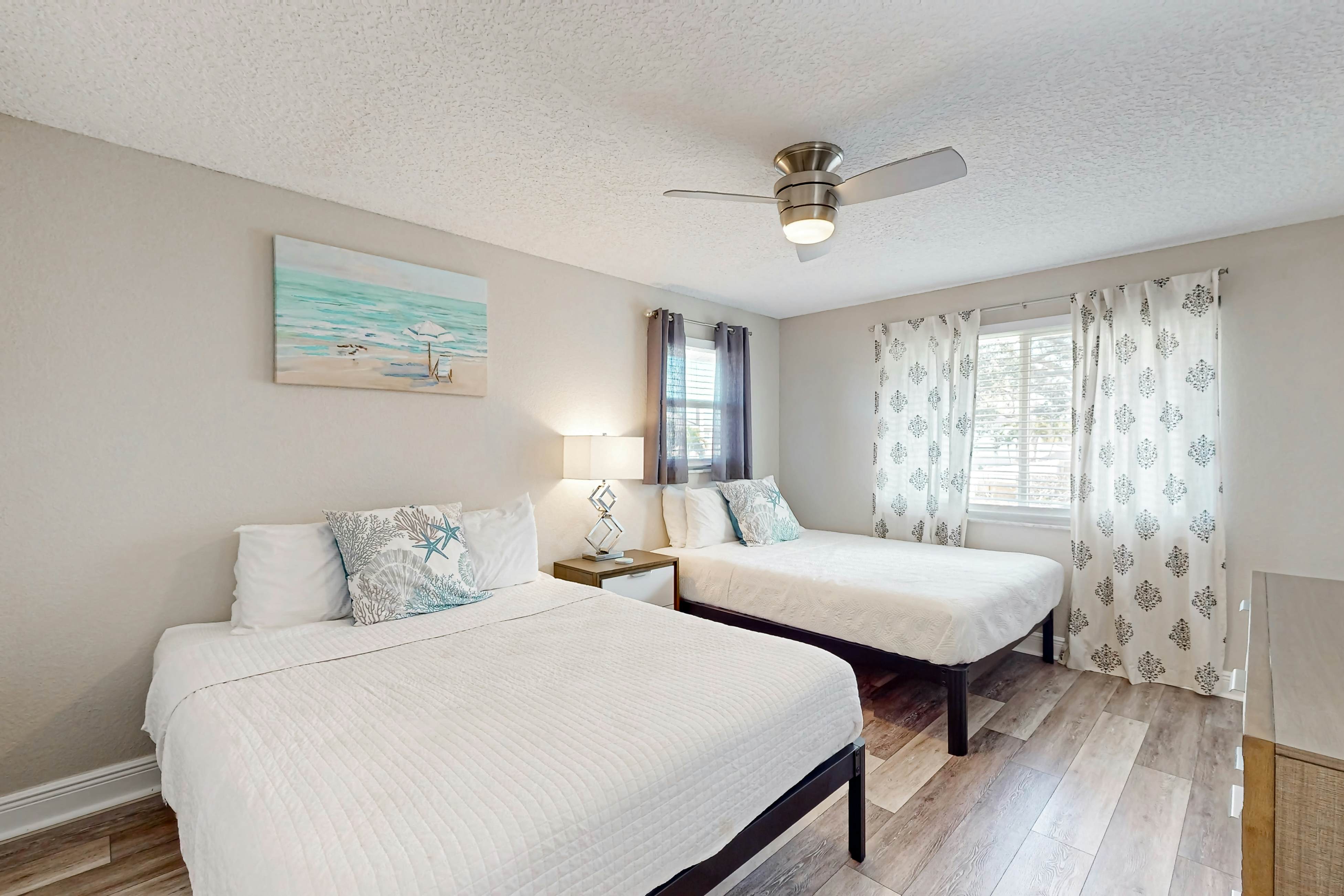 Family sized pool home with AC, WIFI, Snowbird and Dog Friendly