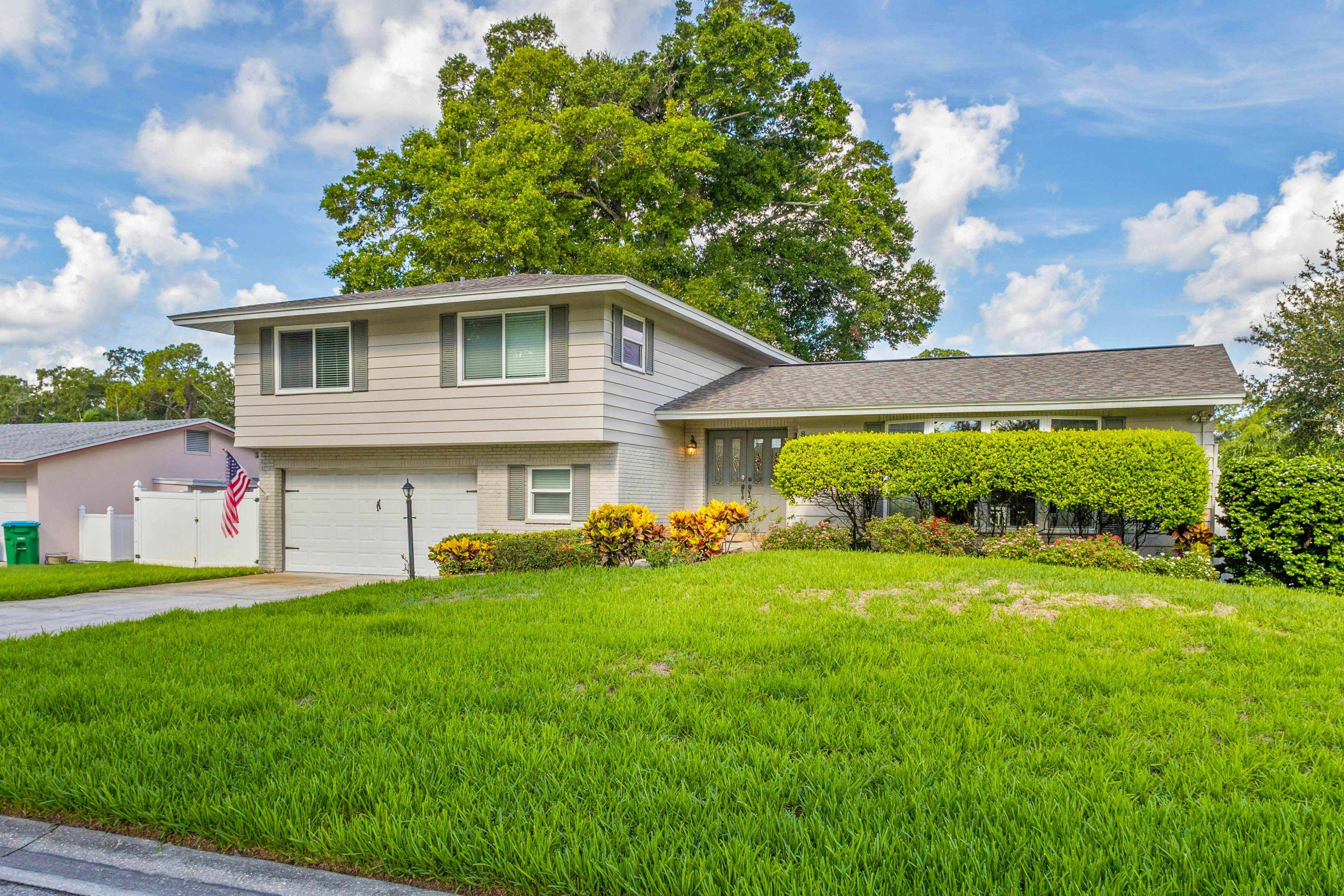 Family sized pool home with AC, WIFI, Snowbird and Dog Friendly