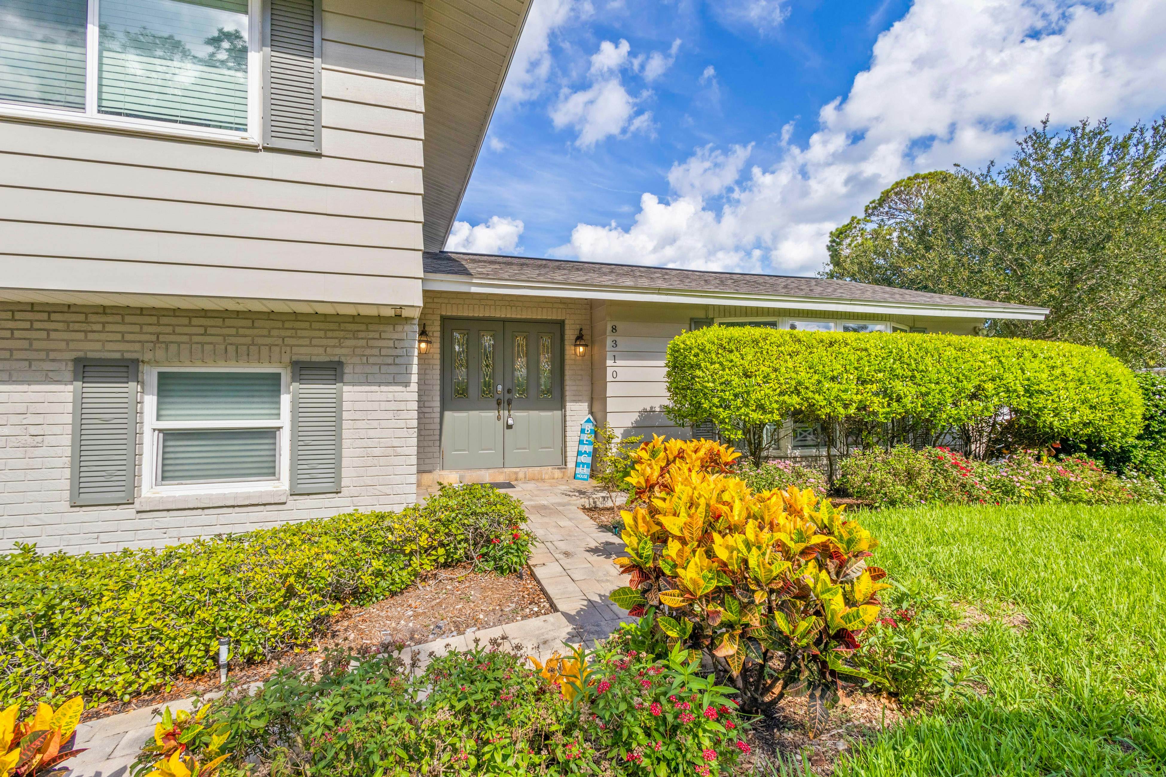 Family sized pool home with AC, WIFI, Snowbird and Dog Friendly