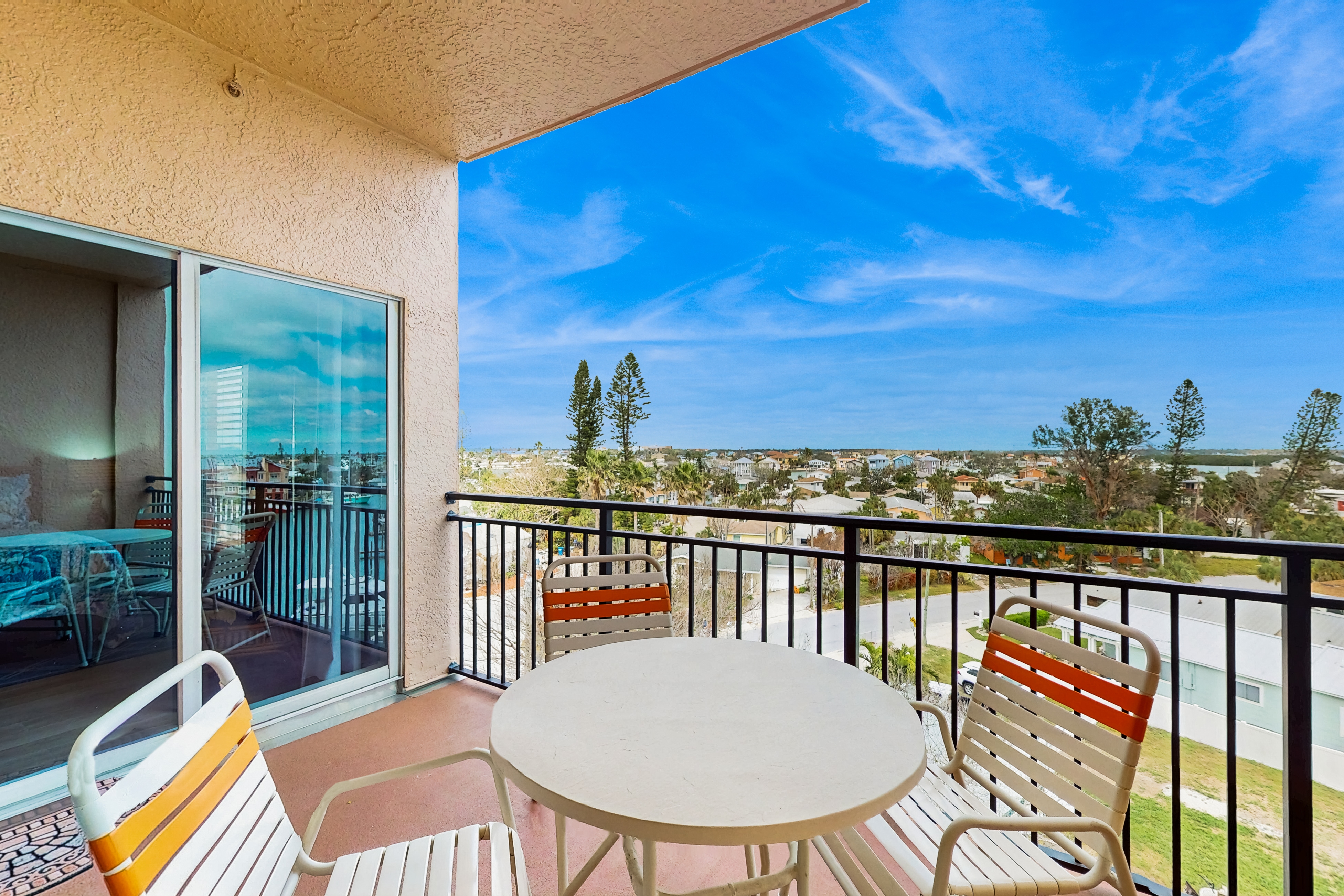 Intracoastal view condo with pool hot tub and marina access walk to beach