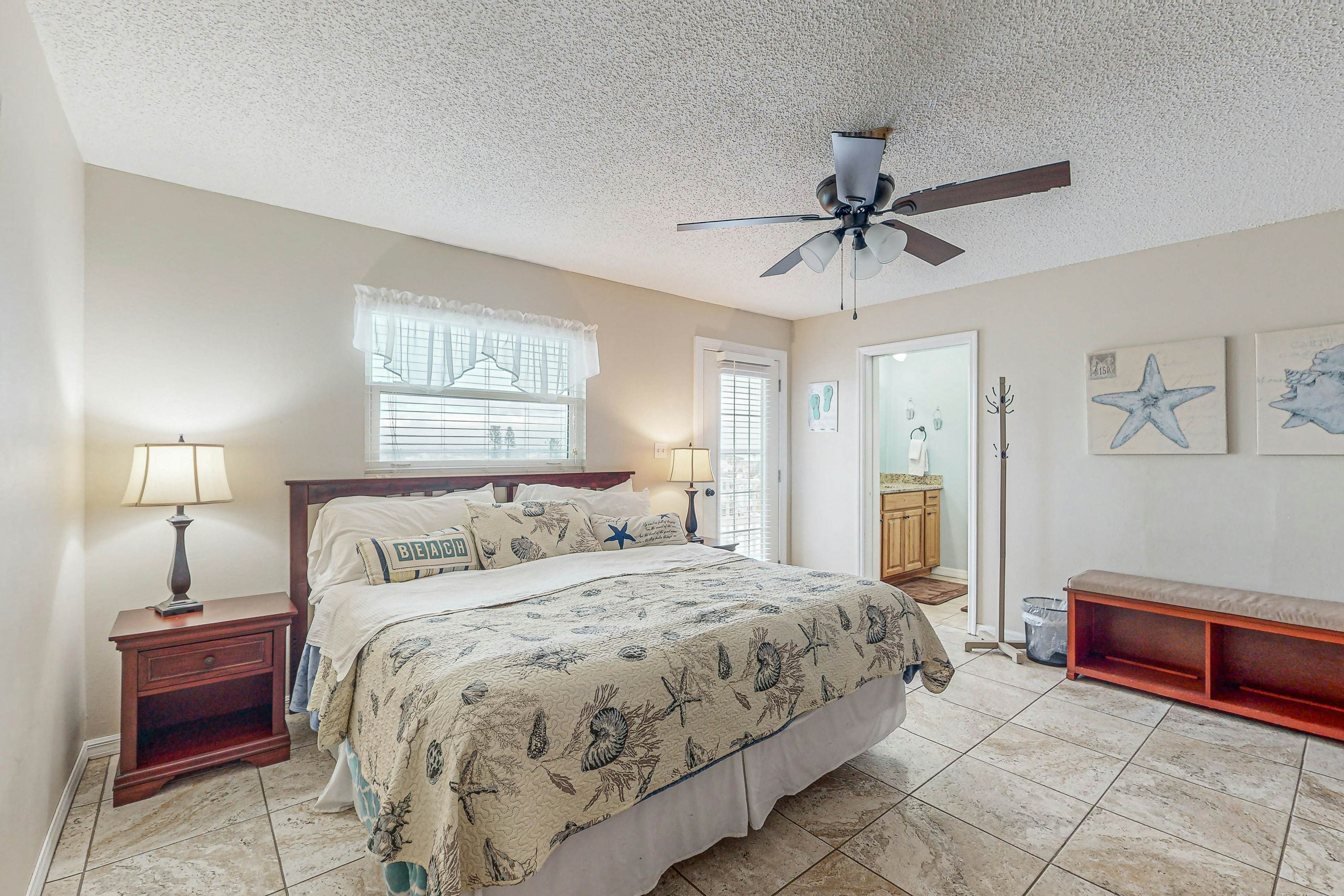 Upscale, beachfront condo with dual balconies, Gulf view, pool, hot tub & bocce