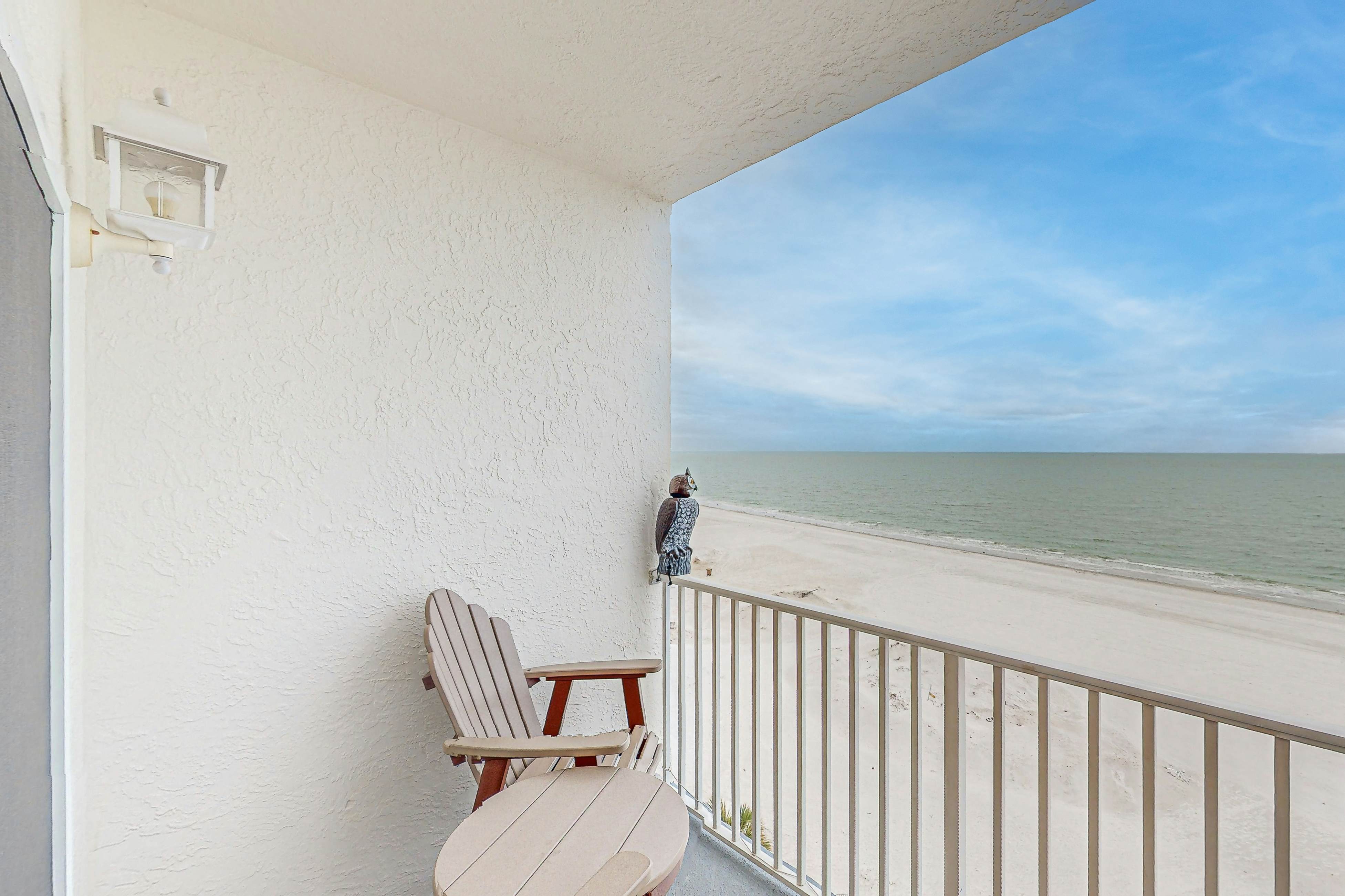 Upscale, beachfront condo with dual balconies, Gulf view, pool, hot tub & bocce