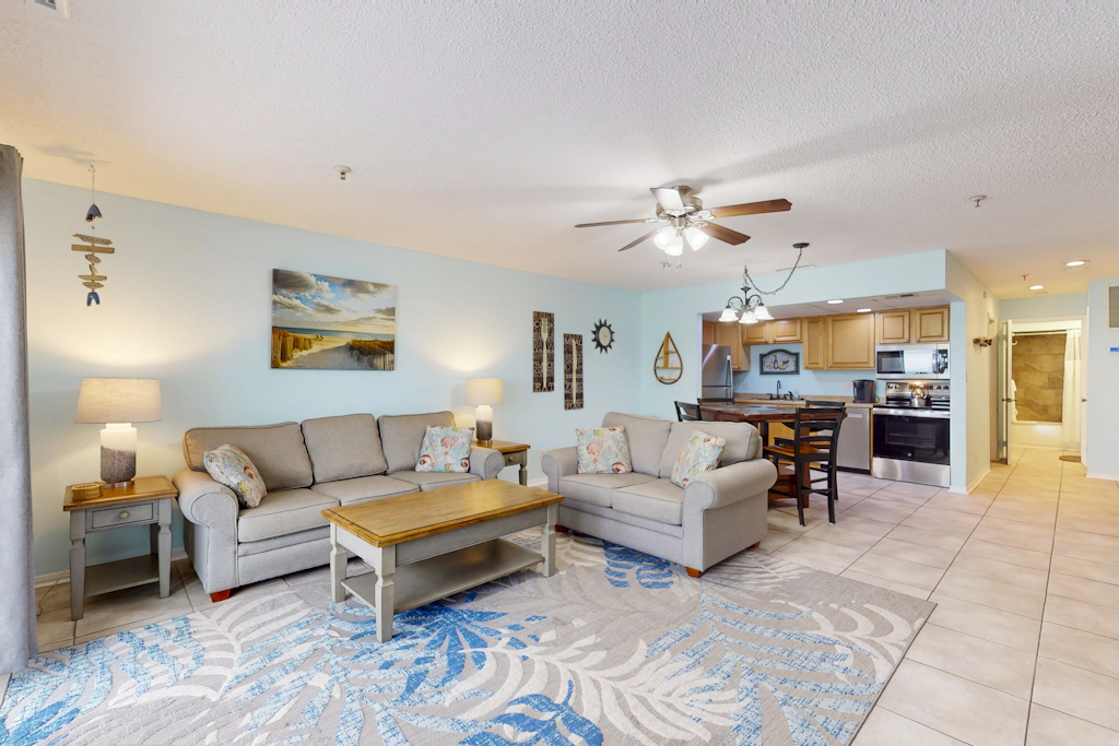 Top floor beachfront condo with Gulf views balcony pool hot tub and bocce