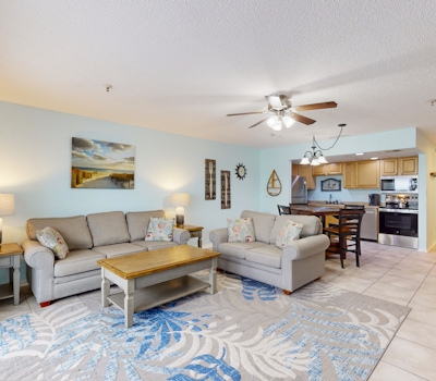 Top floor beachfront condo with Gulf views balcony pool hot tub and bocce