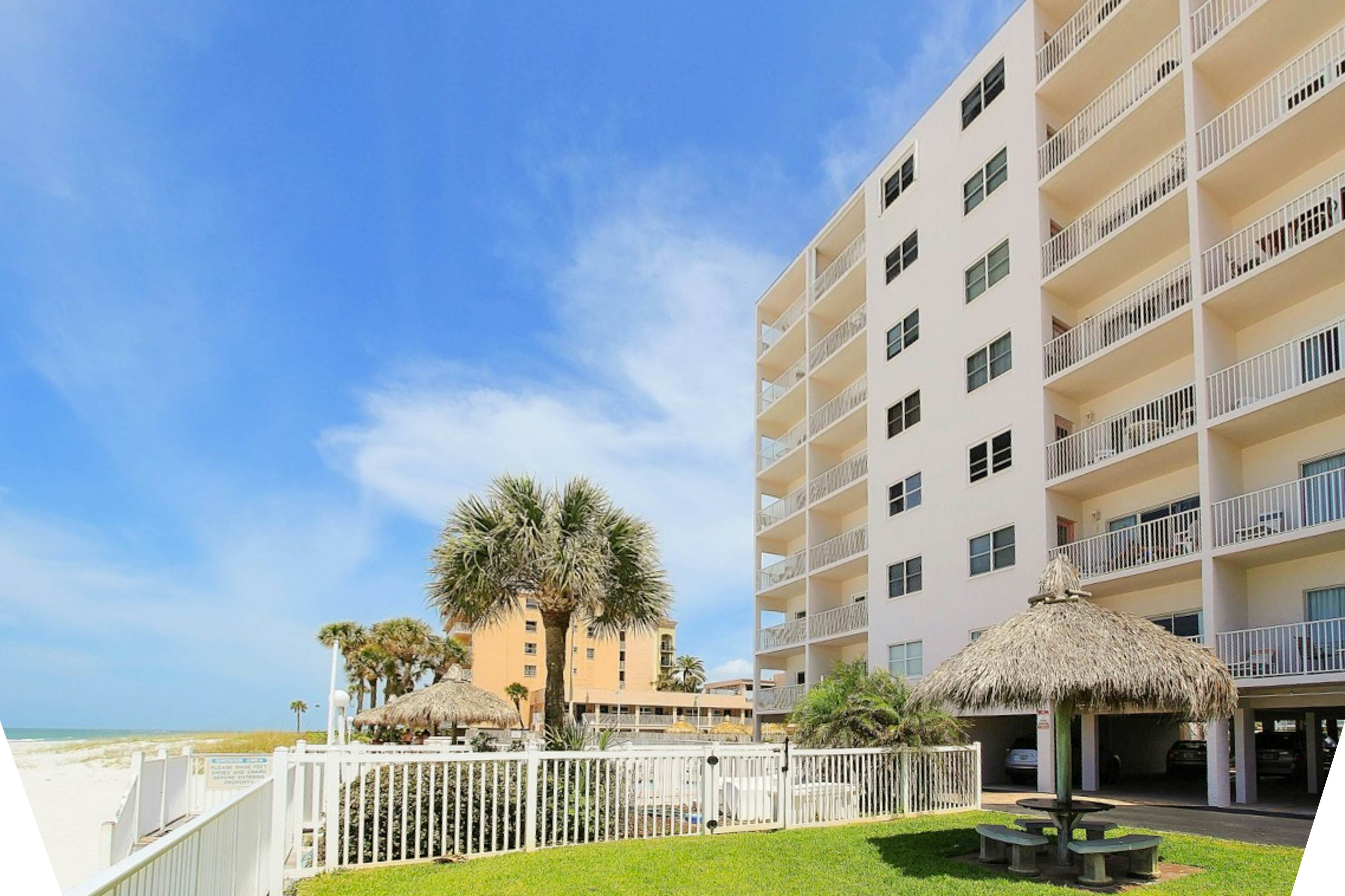 Top-floor, beachfront condo with Gulf views, balcony, pool, hot tub & bocce
