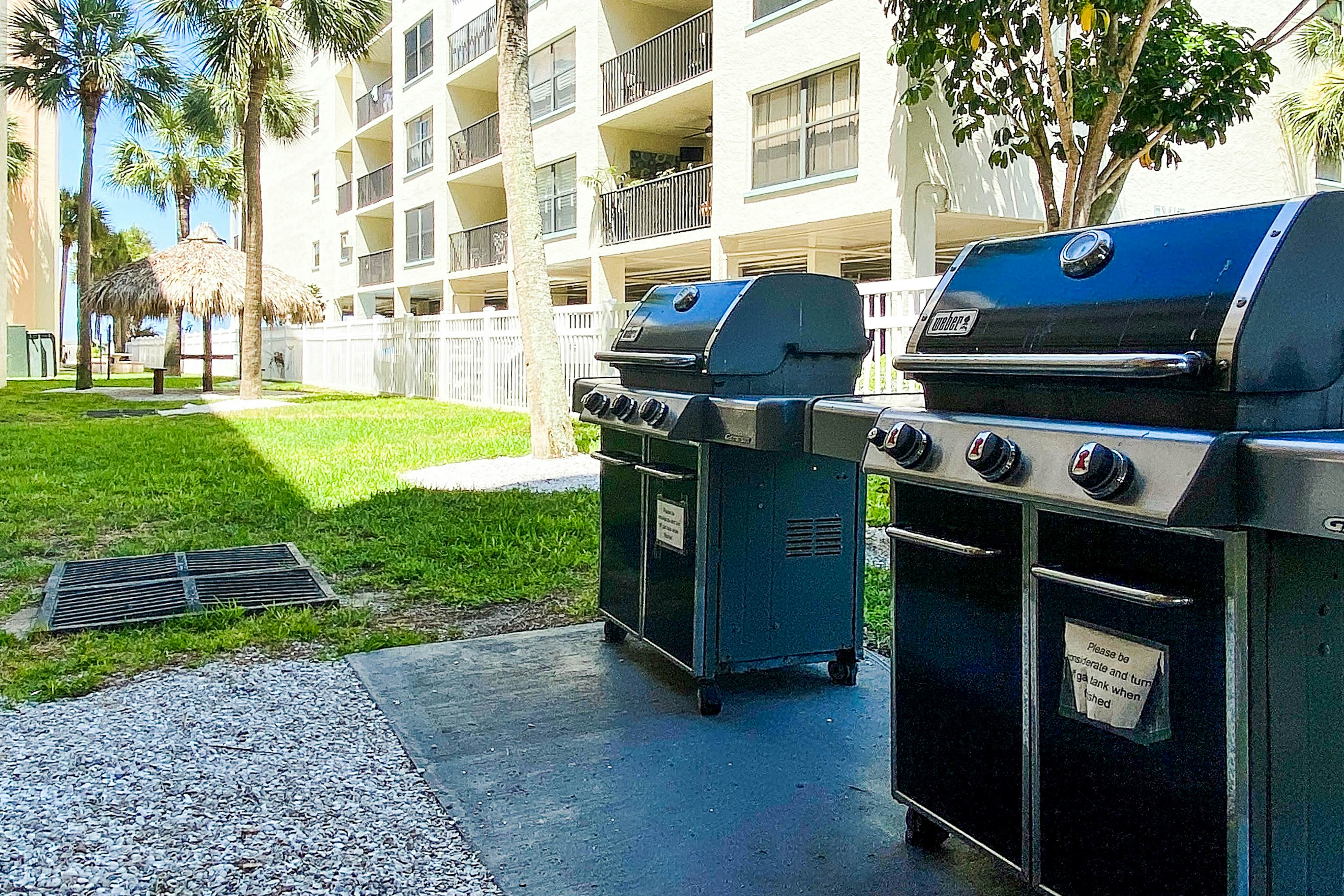 Newly renovated condo w/private balcony, gas grill, & on-site heated pool, AC