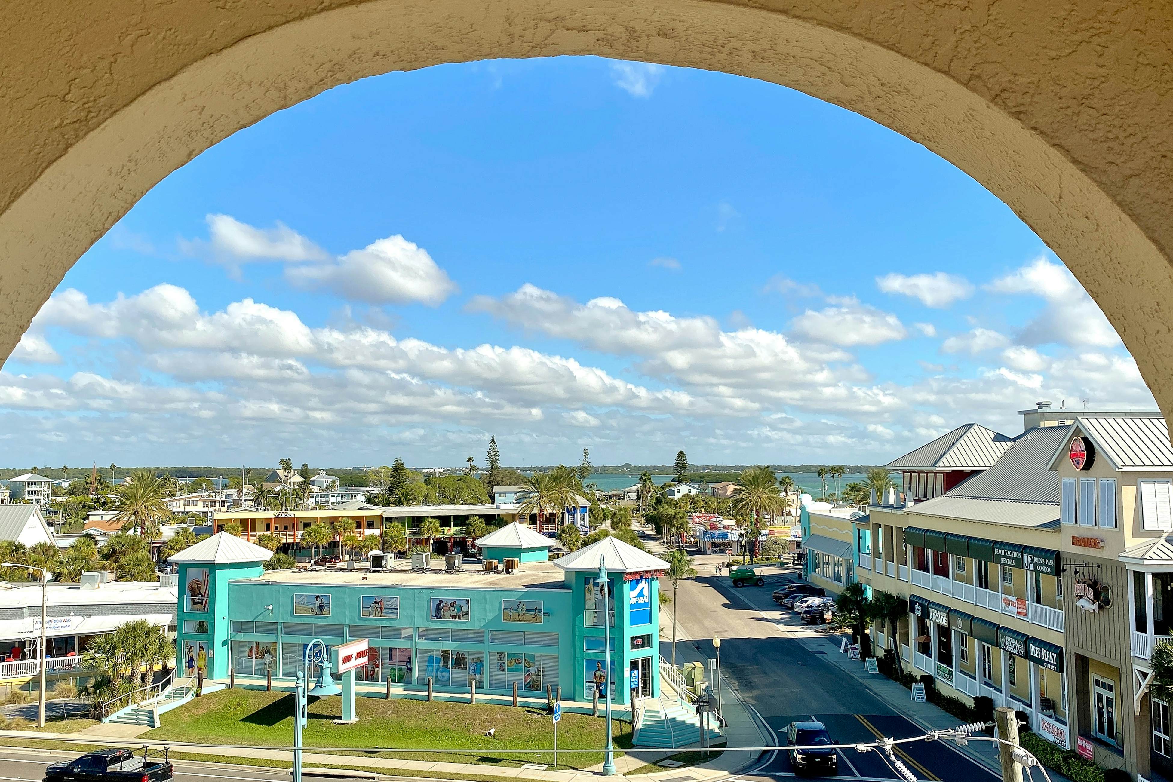 Newly renovated condo w/private balcony, gas grill, & on-site heated pool, AC