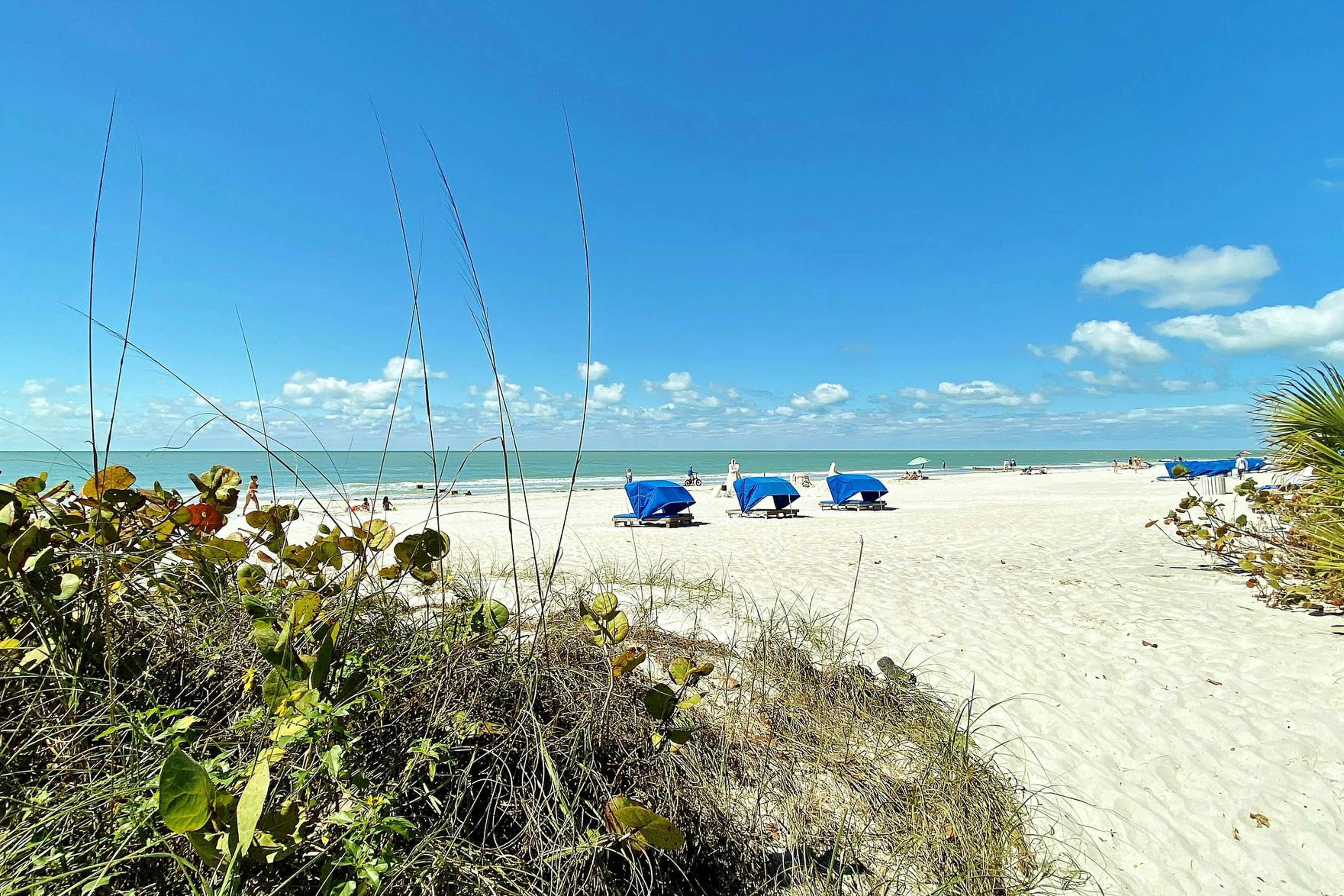 Renovated beachfront condo with pool, amazing Gulf views & washer/dryer