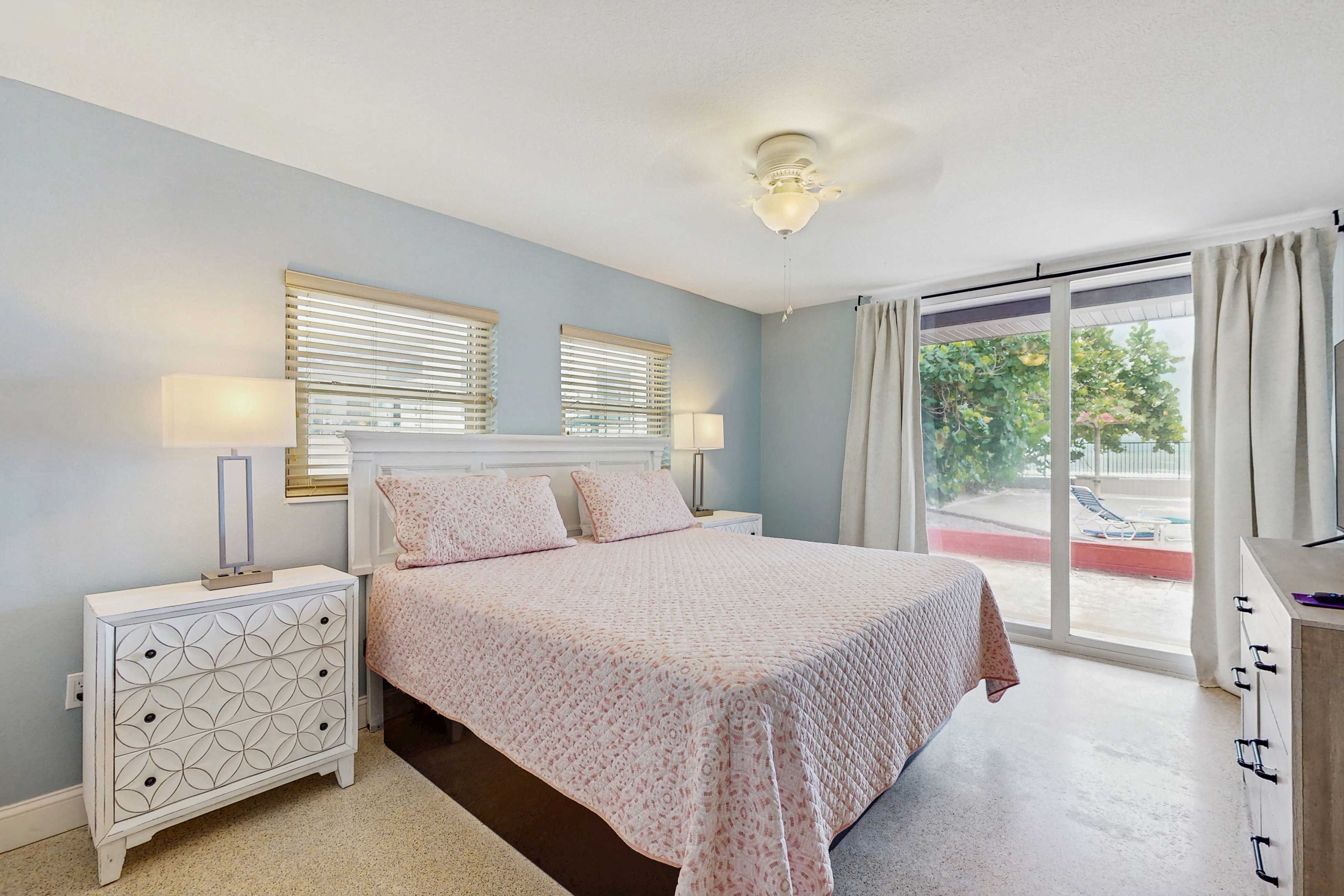 1st floor beachfront condo with outdoor pool dog friendly