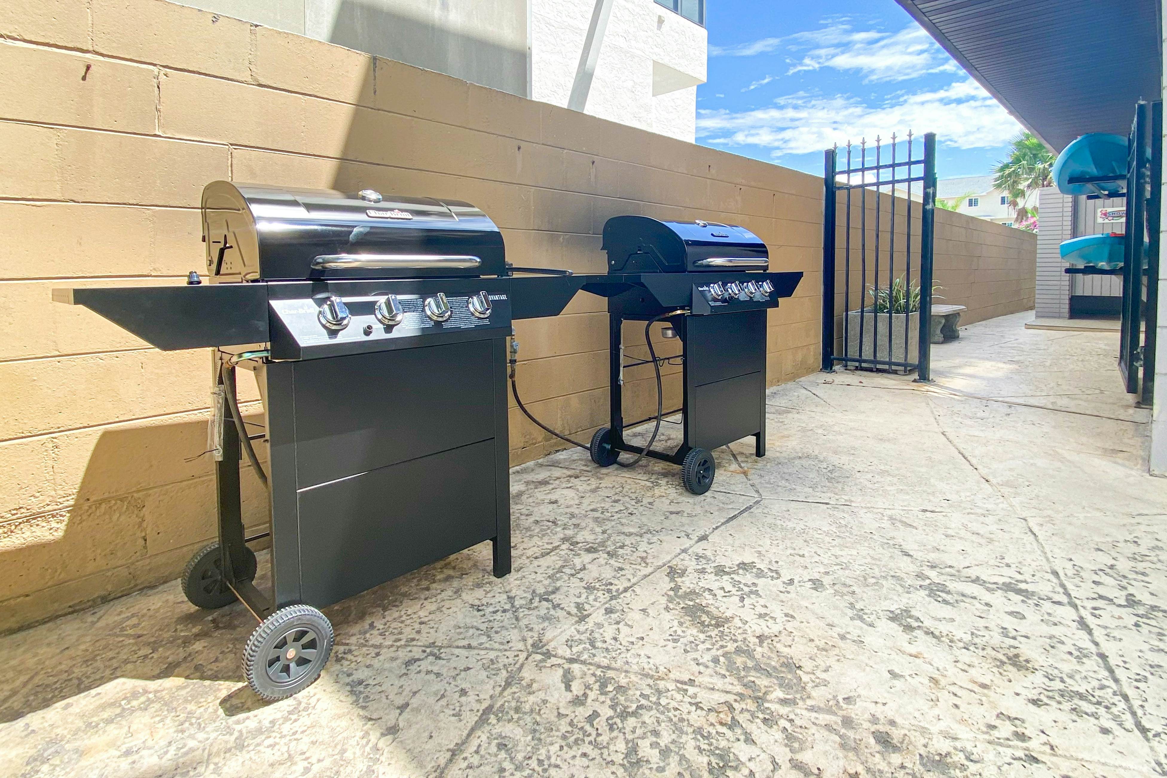 1st-floor, beachfront condo with 2 kayaks & outdoor pool - dog-friendly