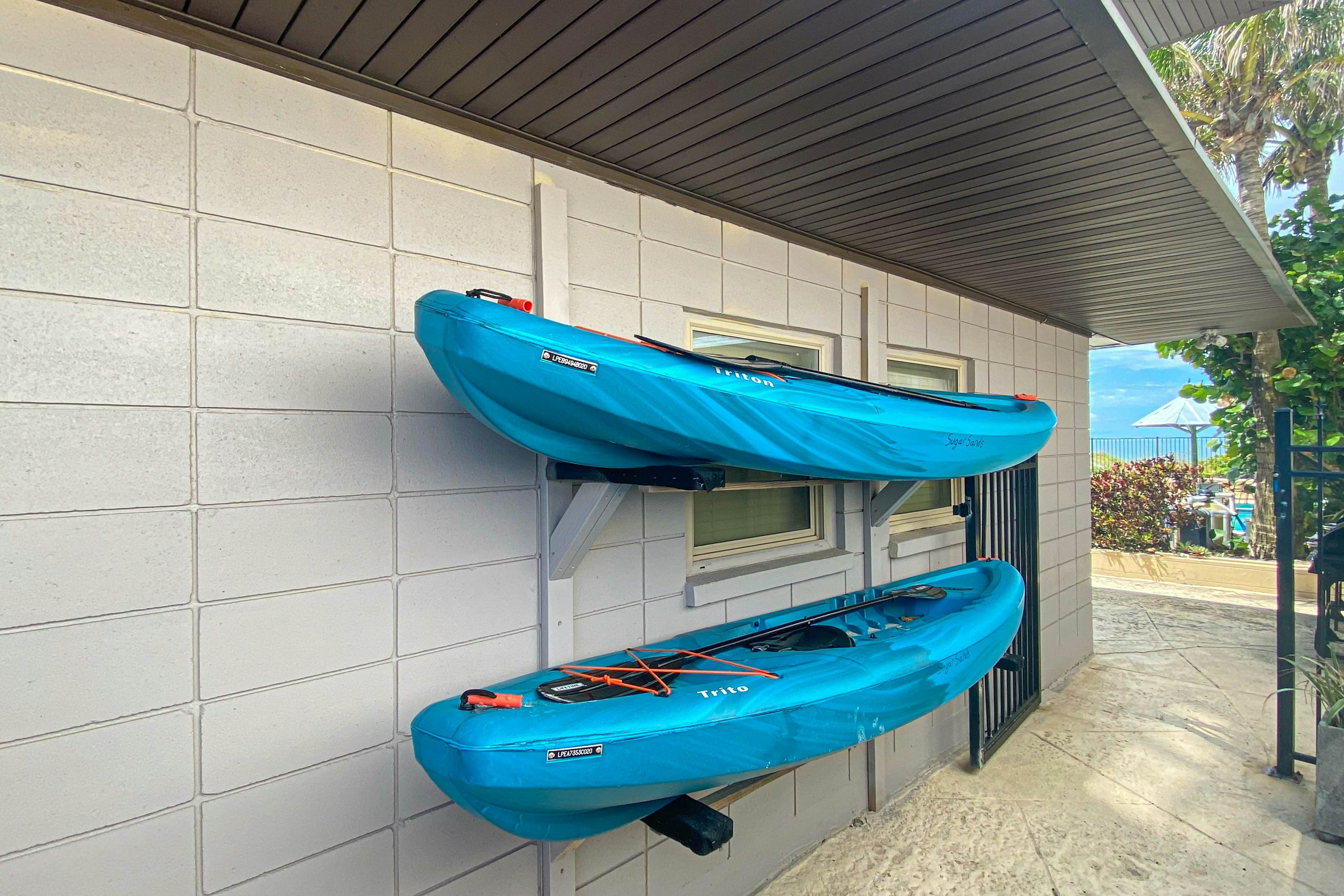 1st-floor, beachfront condo with 2 kayaks & outdoor pool - dog-friendly