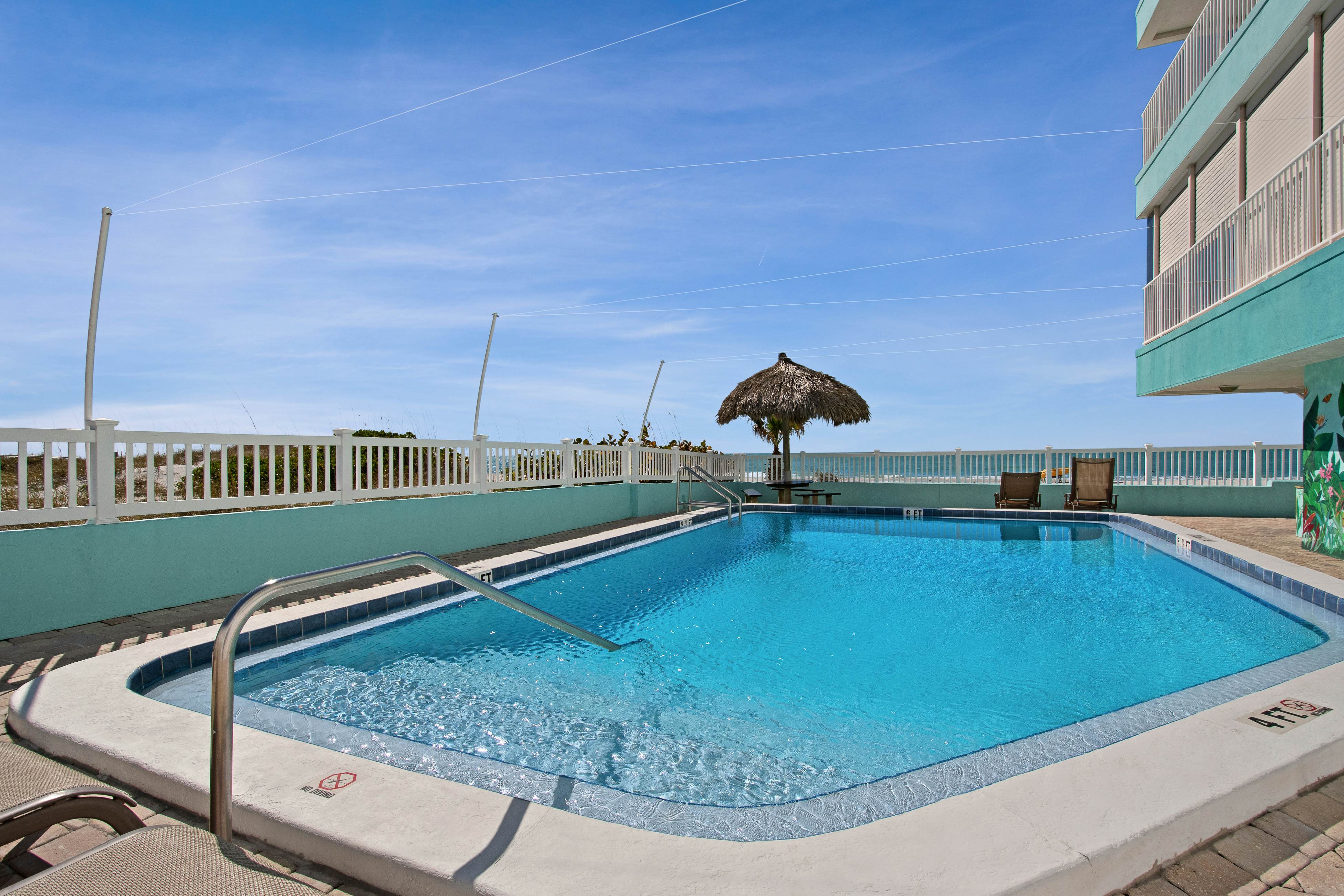 Arena de Madeira, Unit 301 | Condo in Madeira Beach steps from the sand