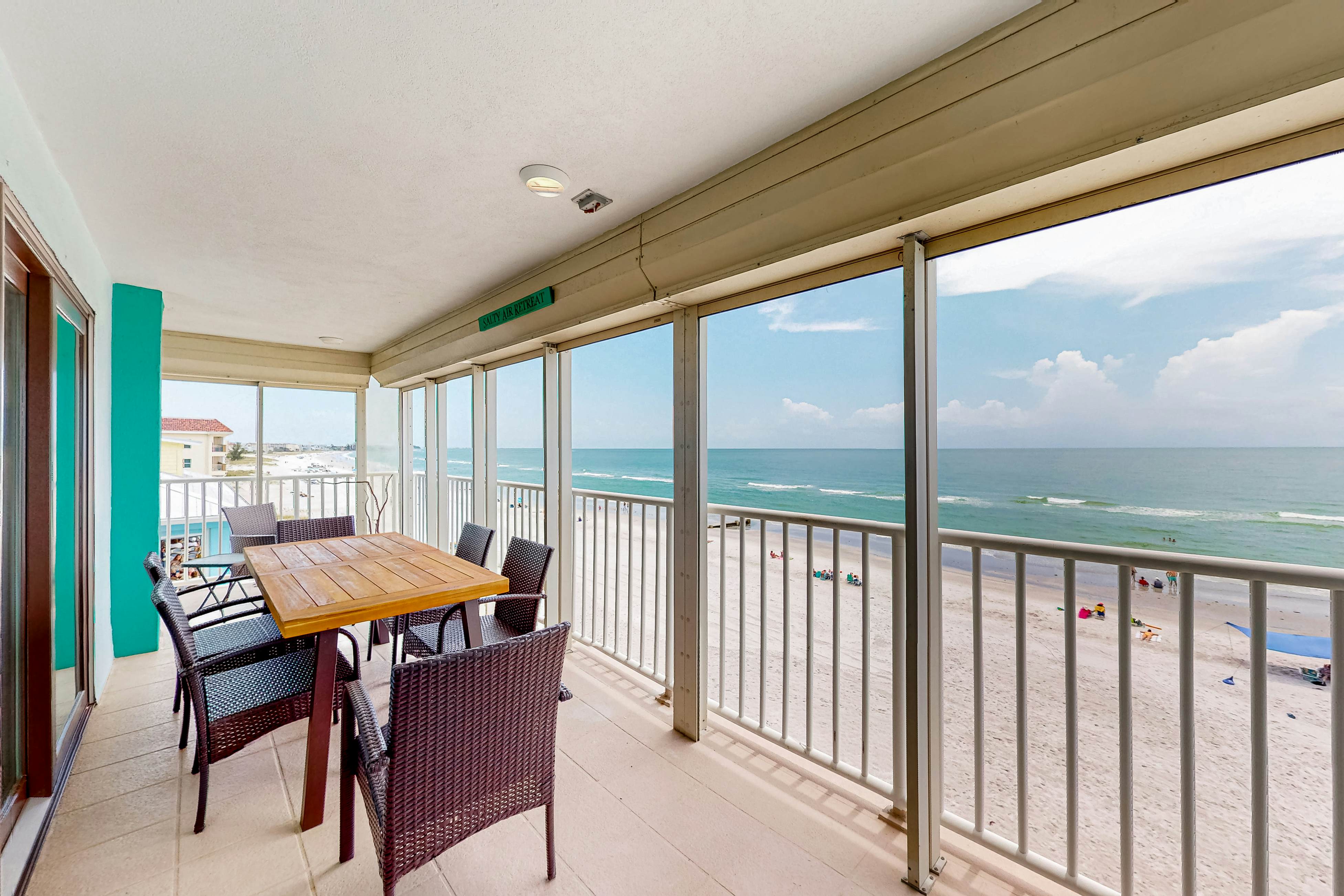 Arena de Madeira, Unit 301 | Condo in Madeira Beach steps from the sand