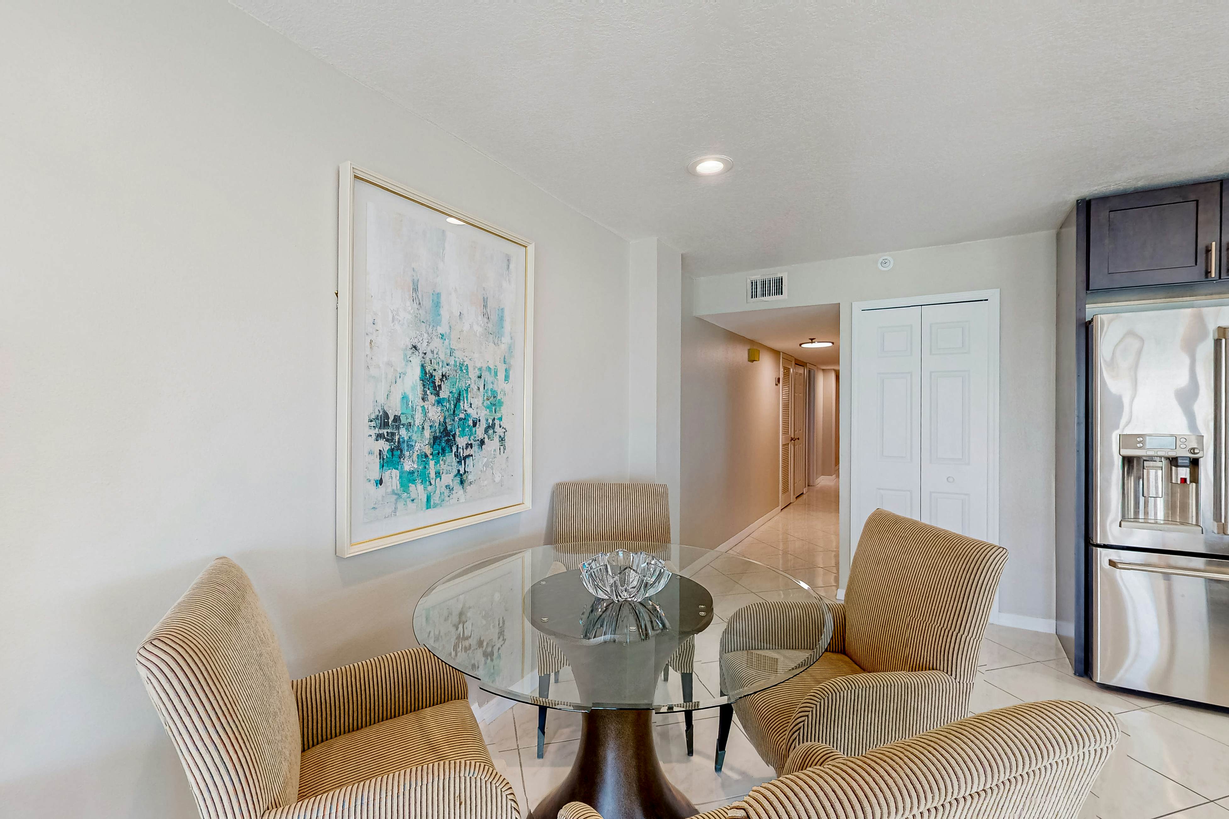 Arena de Madeira, Unit 301 | Condo in Madeira Beach steps from the sand