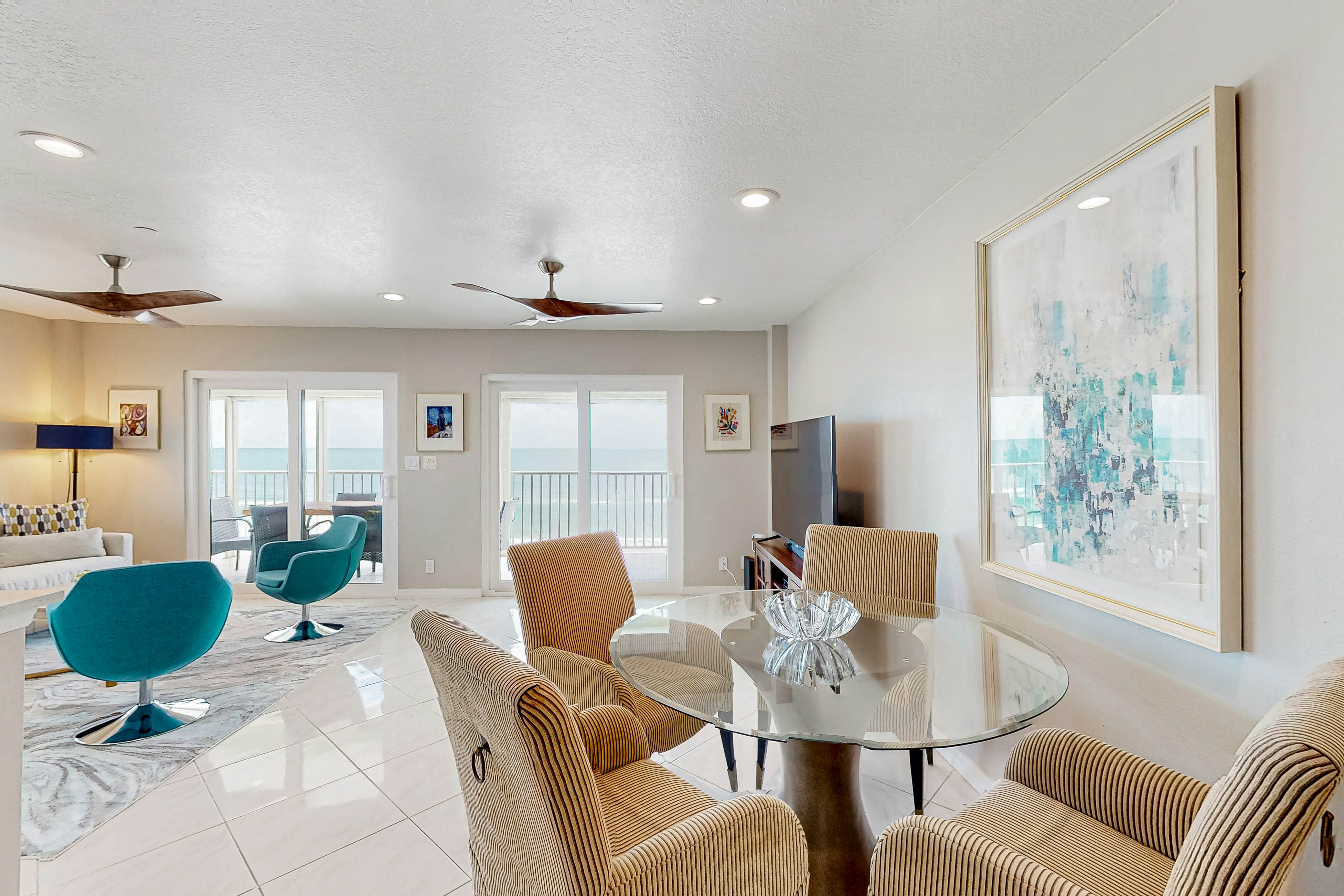 Arena de Madeira, Unit 301 | Condo in Madeira Beach steps from the sand