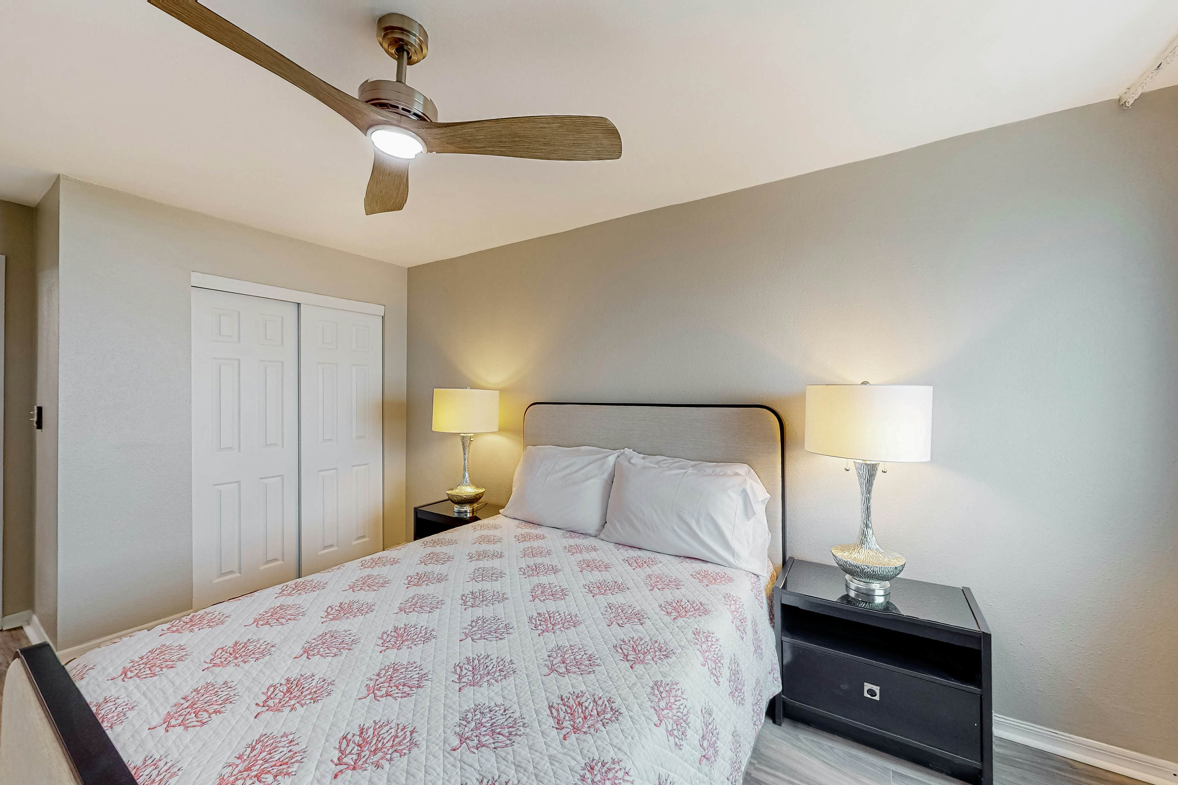 Arena de Madeira, Unit 301 | Condo in Madeira Beach steps from the sand