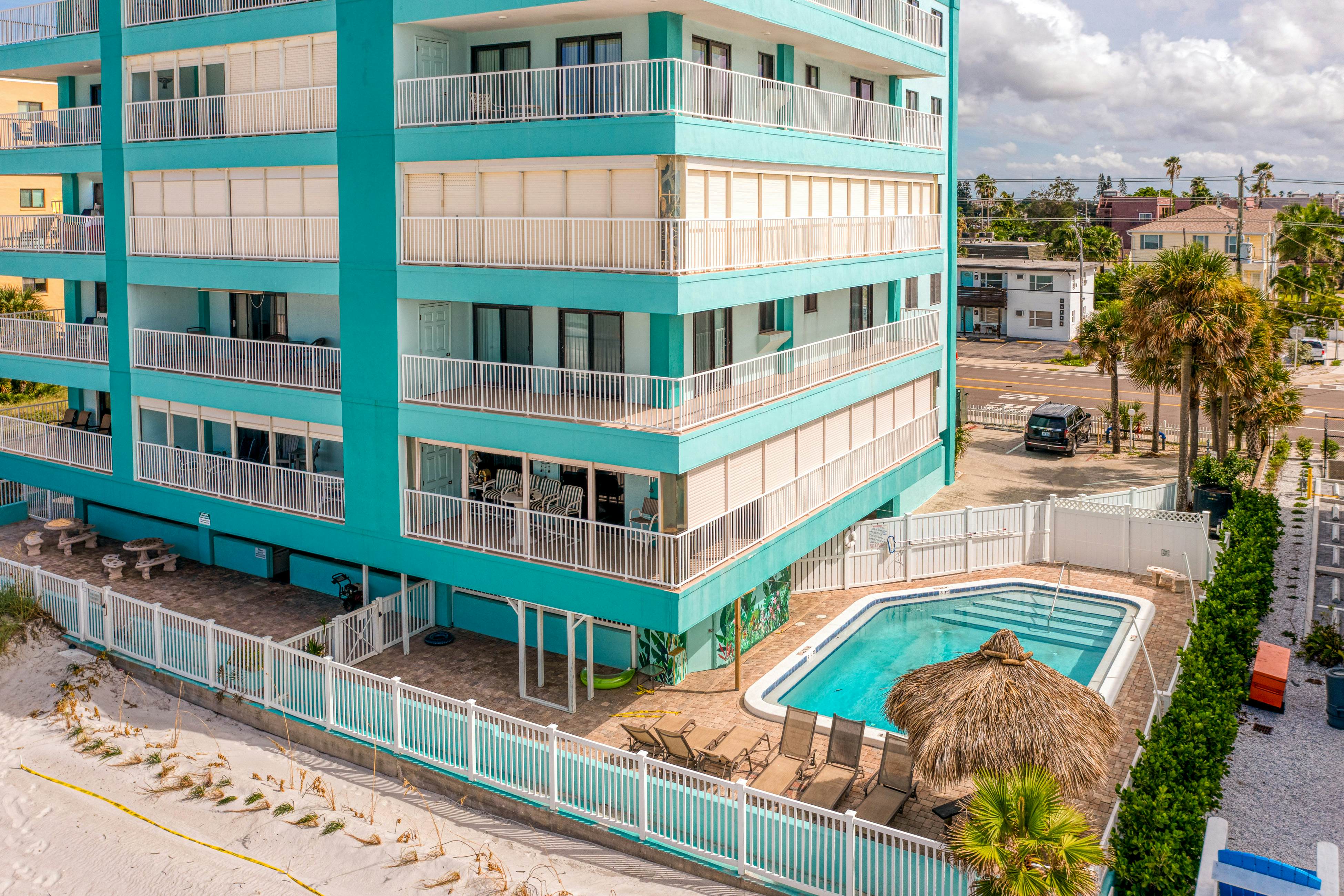 Arena de Madeira, Unit 301 | Condo in Madeira Beach steps from the sand