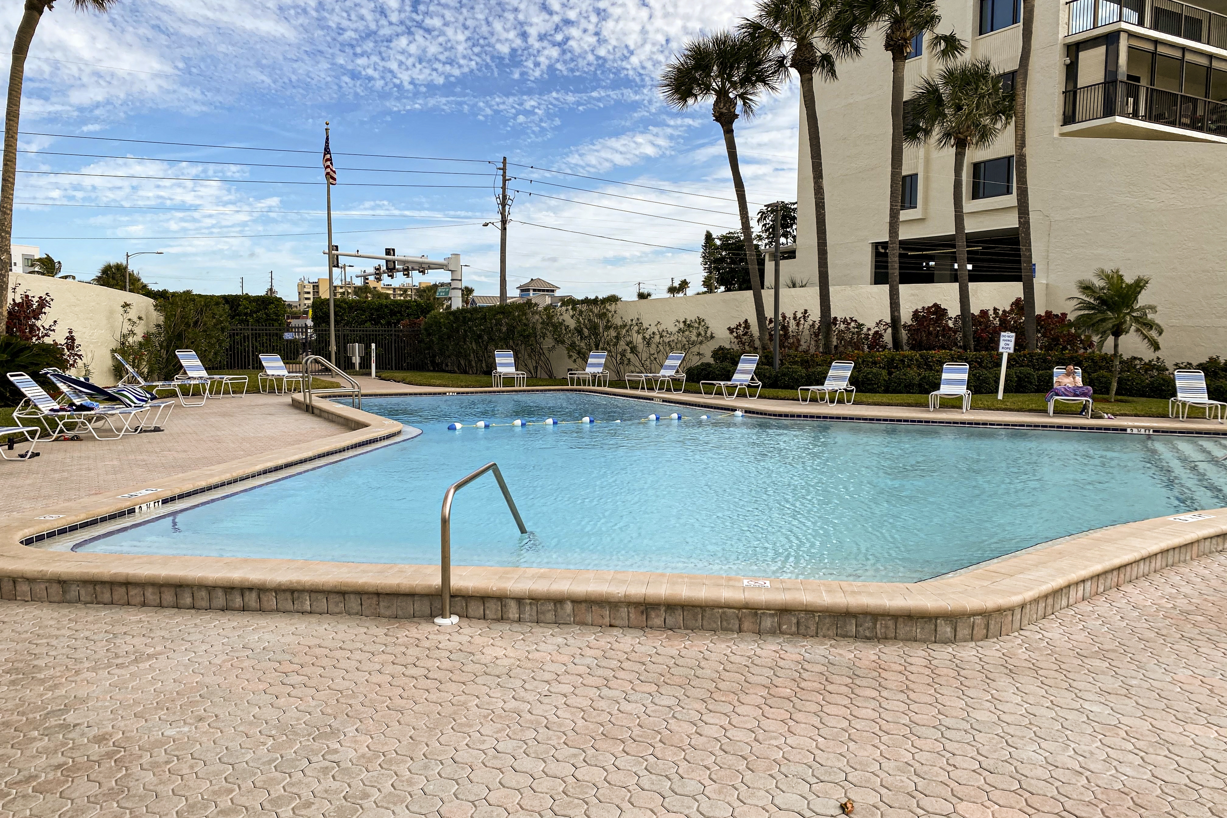 Fun and Bright Beachfront Condo W Shared Pool Pool Spa Gulf View and Free WiFi